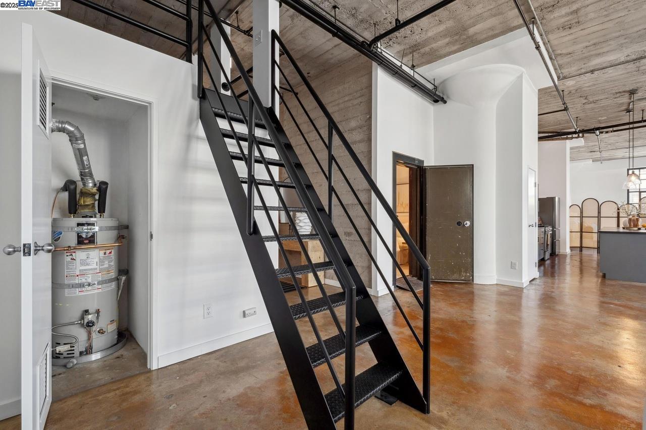 Detail Gallery Image 15 of 41 For 247 4th St #202,  Oakland,  CA 94607 - 2 Beds | 1 Baths