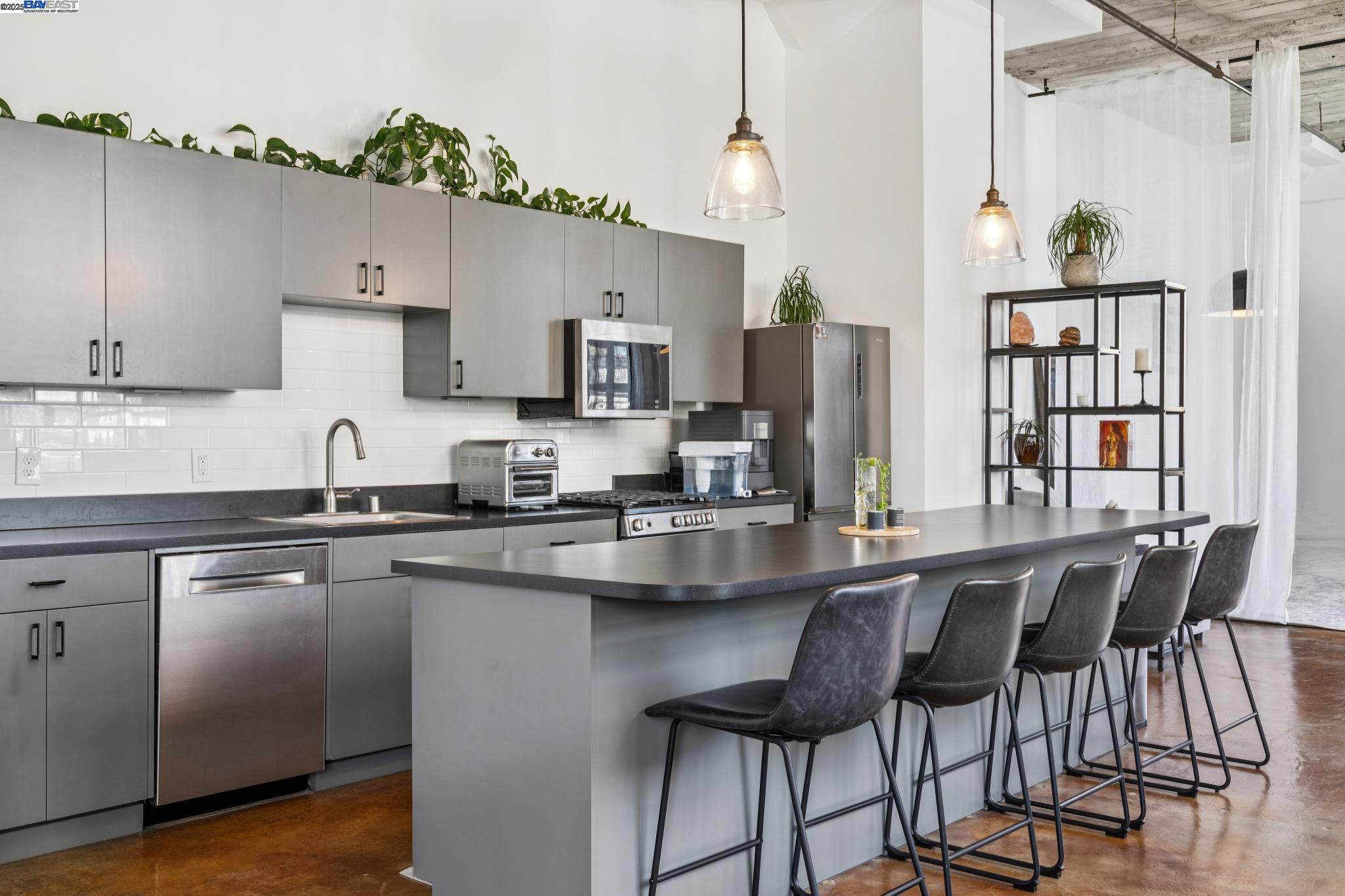 Detail Gallery Image 19 of 41 For 247 4th St #202,  Oakland,  CA 94607 - 2 Beds | 1 Baths