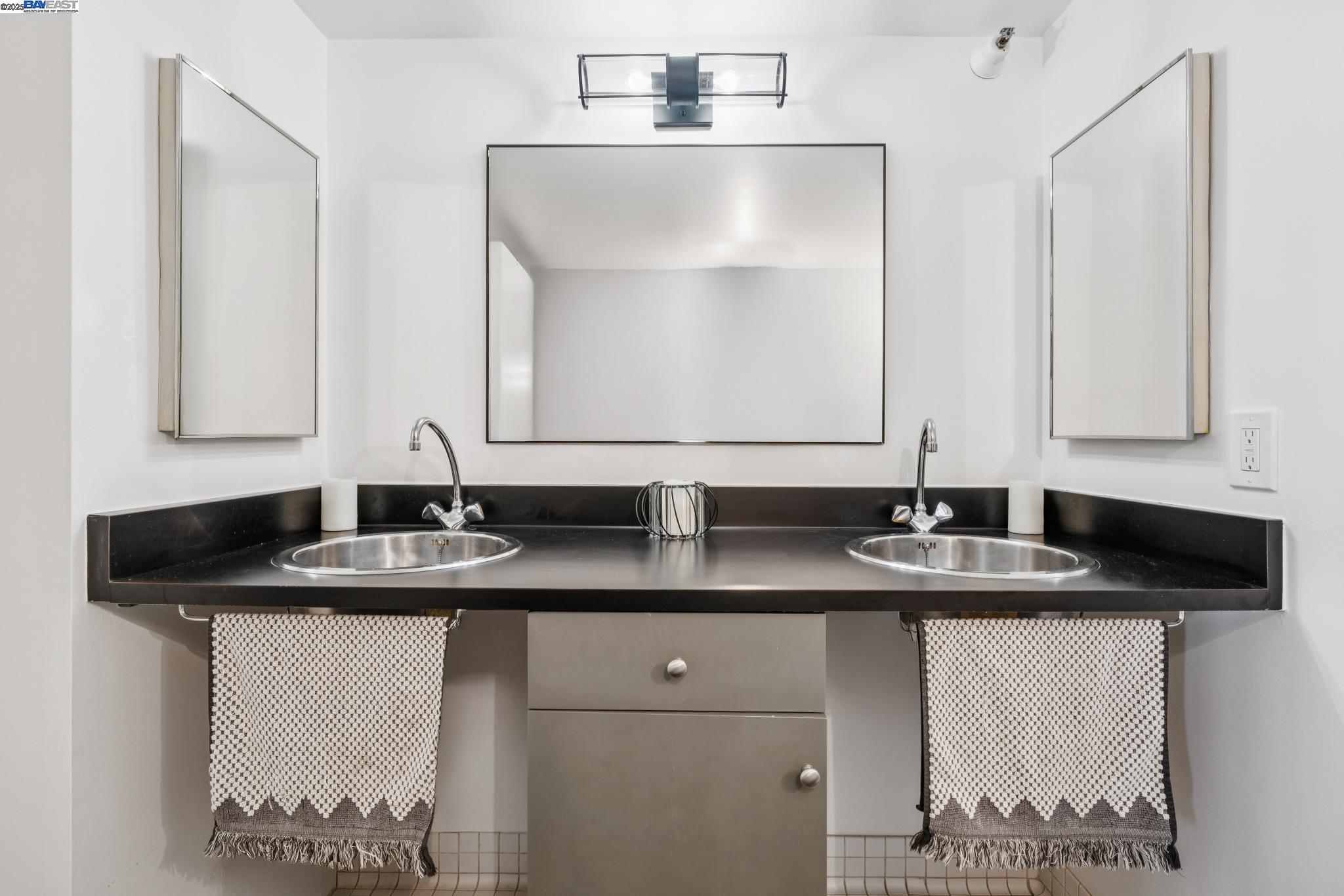 Detail Gallery Image 23 of 41 For 247 4th St #202,  Oakland,  CA 94607 - 2 Beds | 1 Baths
