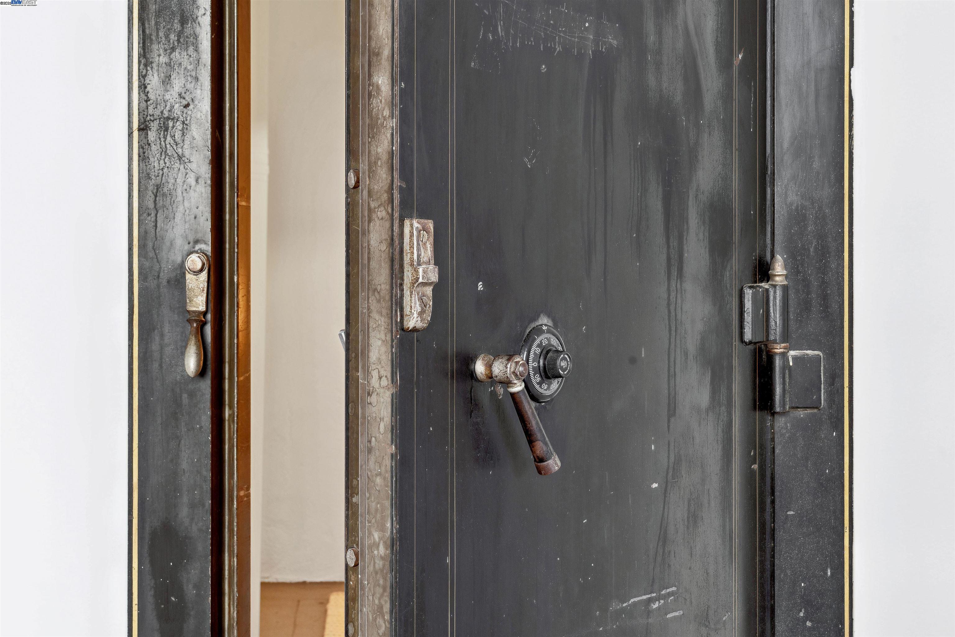 Detail Gallery Image 34 of 41 For 247 4th St #202,  Oakland,  CA 94607 - 2 Beds | 1 Baths