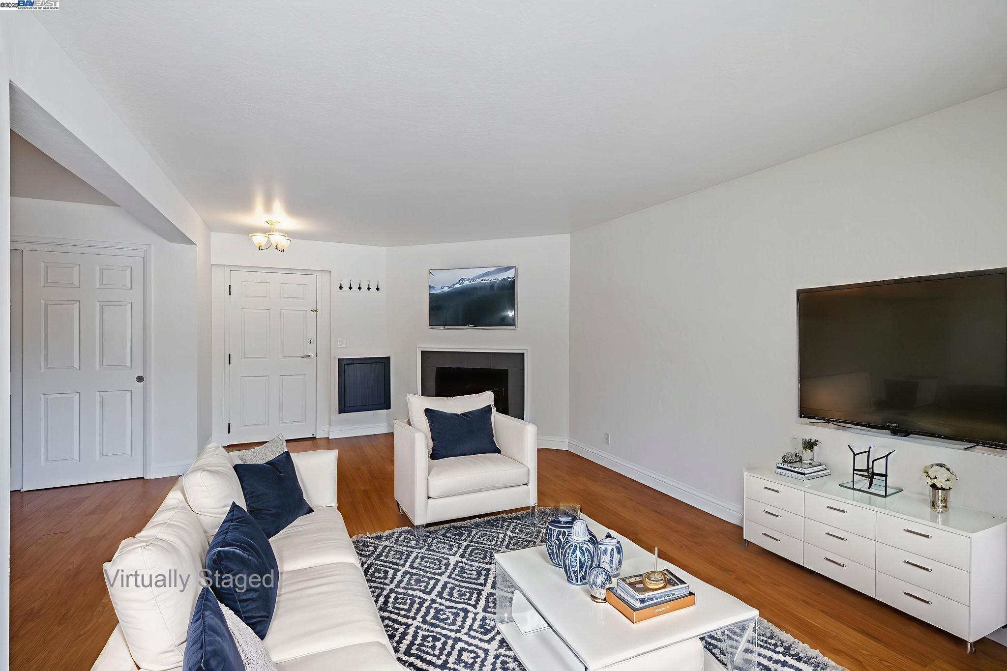 Detail Gallery Image 3 of 33 For 38780 Tyson Ln 101c,  Fremont,  CA 94536 - 1 Beds | 1 Baths