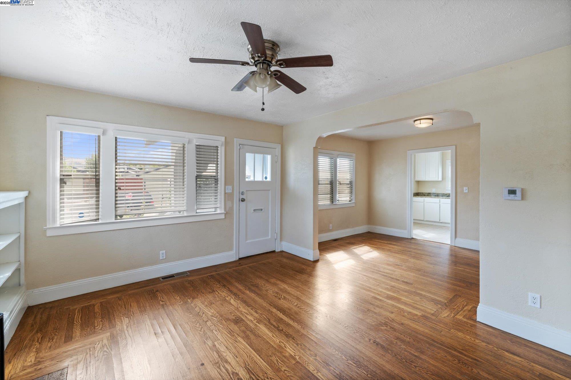 Detail Gallery Image 12 of 47 For 10109 Plymouth St, Oakland,  CA 94603 - 2 Beds | 1 Baths