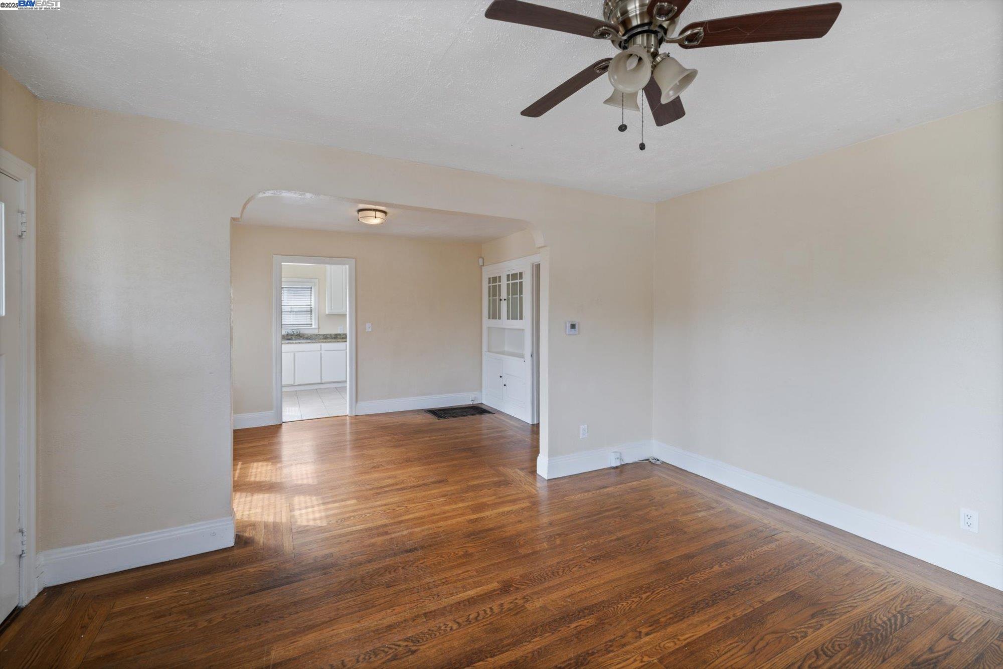 Detail Gallery Image 13 of 47 For 10109 Plymouth St, Oakland,  CA 94603 - 2 Beds | 1 Baths