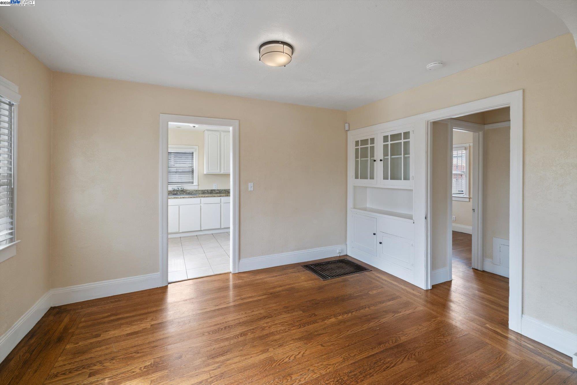 Detail Gallery Image 14 of 47 For 10109 Plymouth St, Oakland,  CA 94603 - 2 Beds | 1 Baths