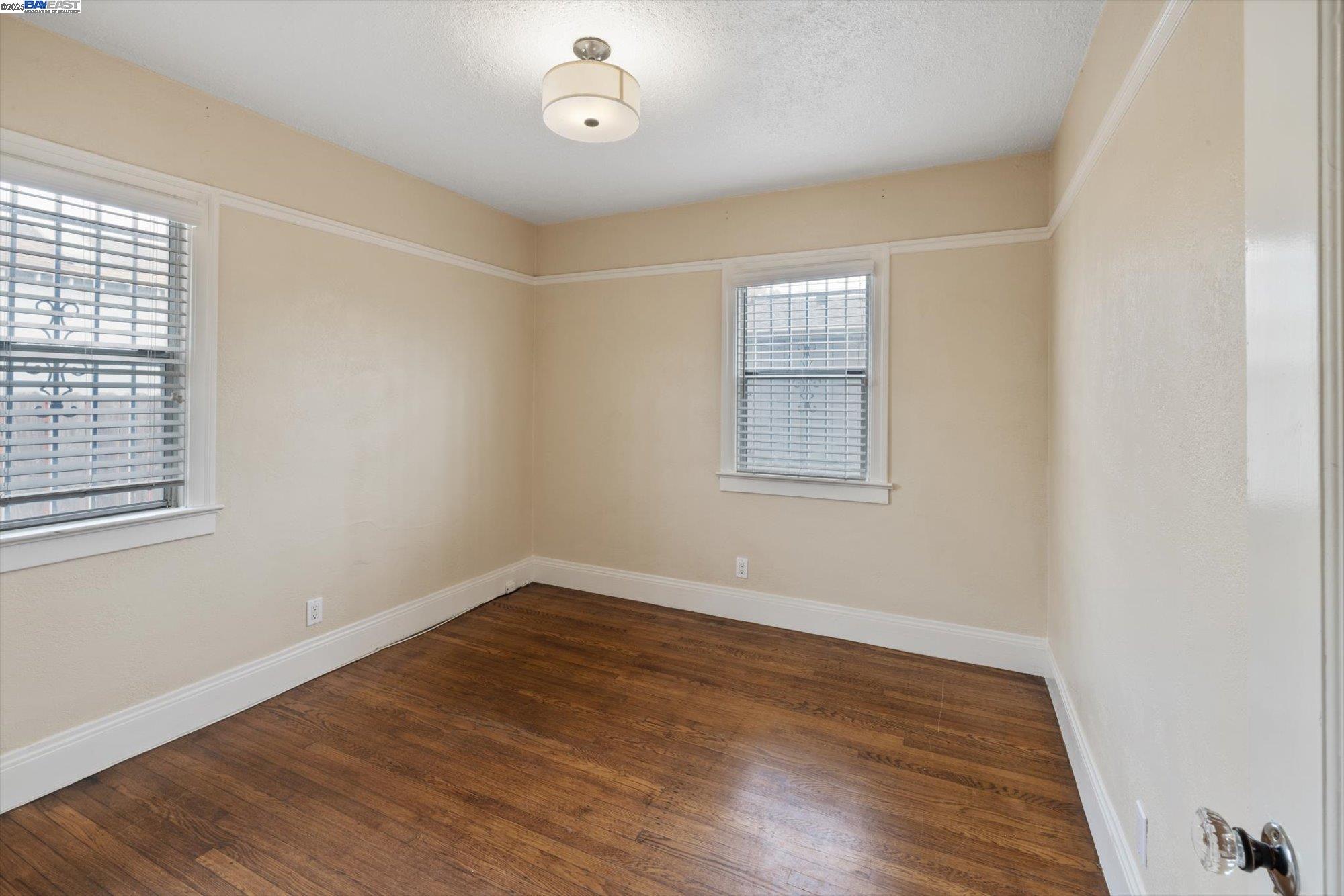 Detail Gallery Image 23 of 47 For 10109 Plymouth St, Oakland,  CA 94603 - 2 Beds | 1 Baths