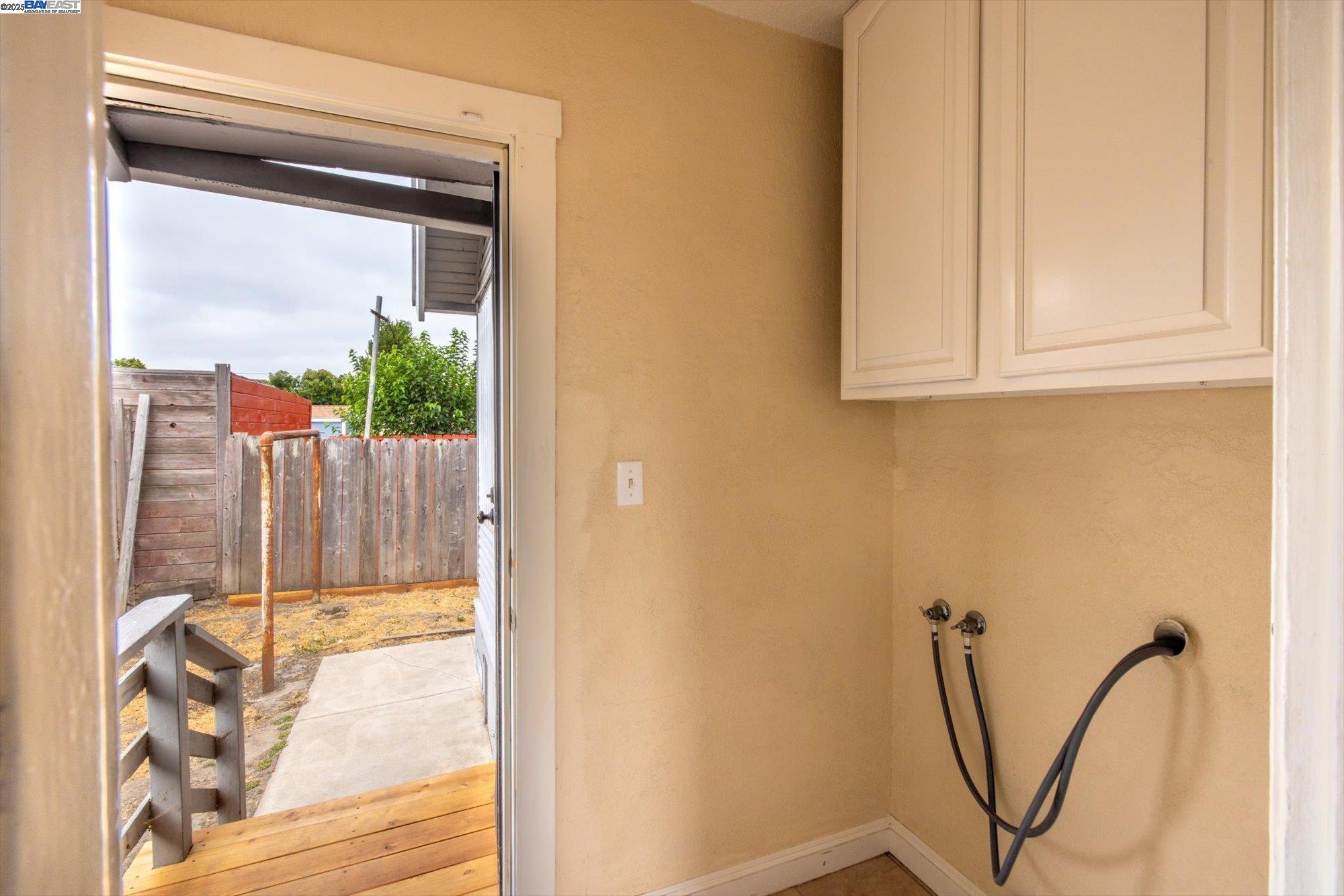 Detail Gallery Image 28 of 47 For 10109 Plymouth St, Oakland,  CA 94603 - 2 Beds | 1 Baths