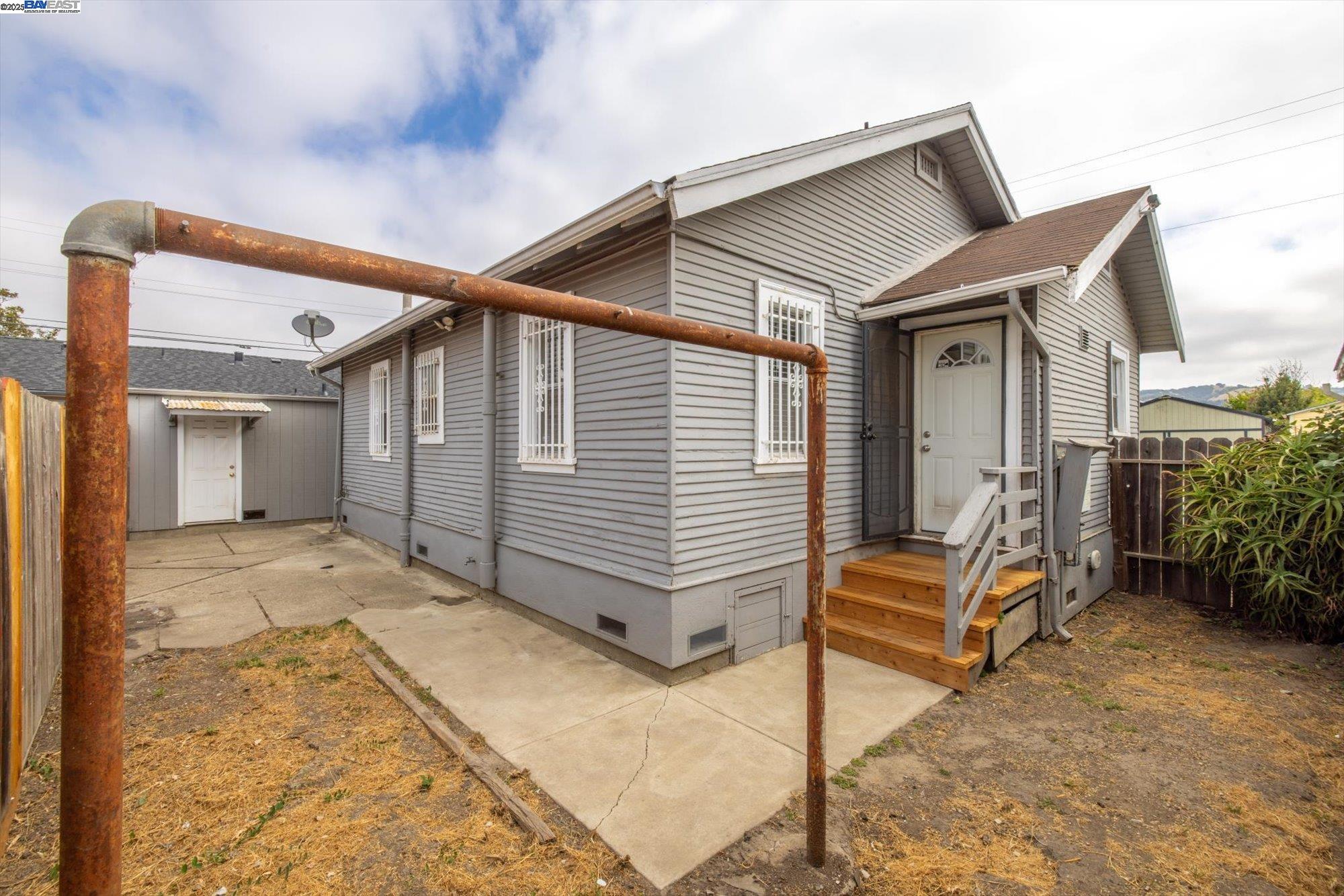 Detail Gallery Image 29 of 47 For 10109 Plymouth St, Oakland,  CA 94603 - 2 Beds | 1 Baths