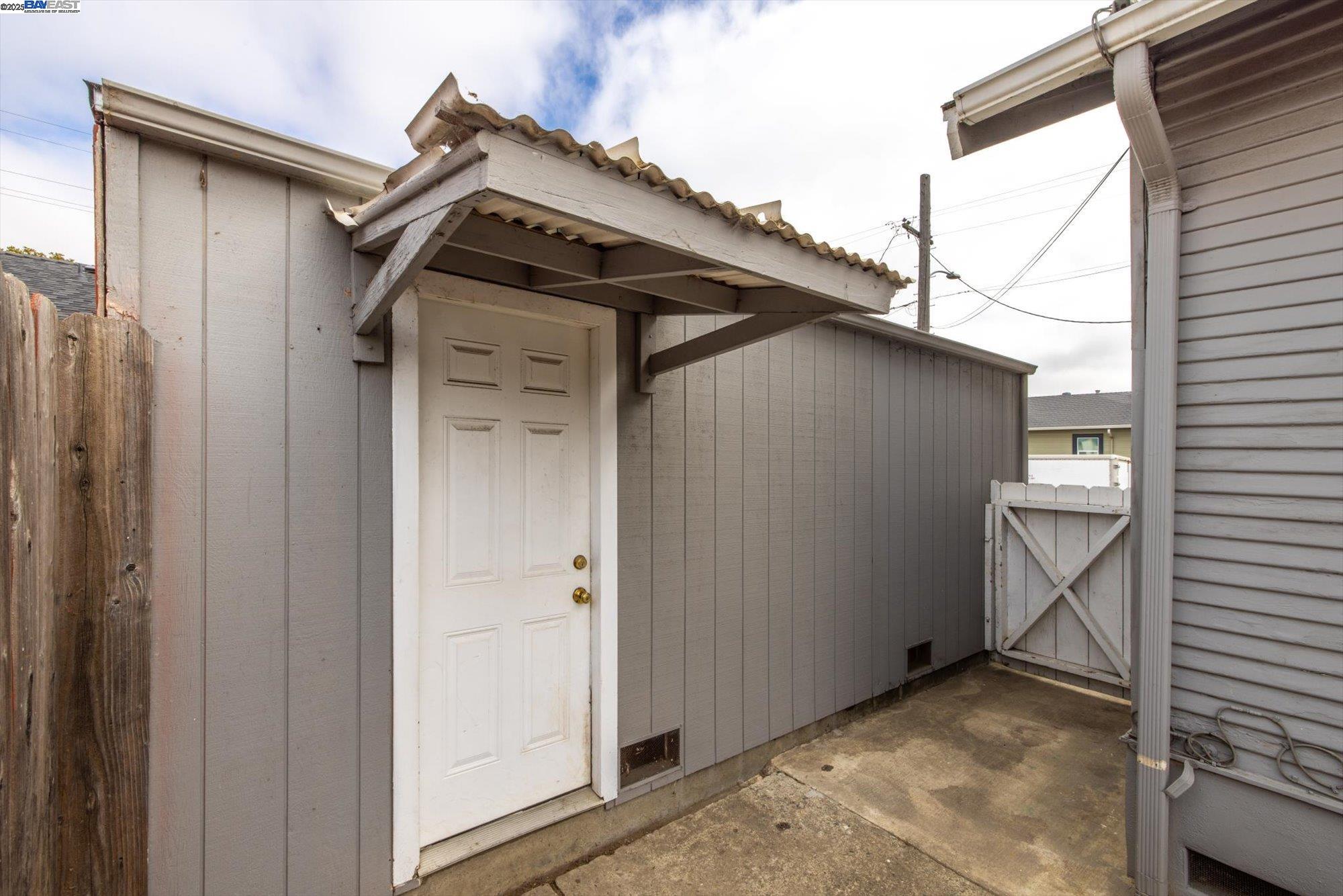 Detail Gallery Image 31 of 47 For 10109 Plymouth St, Oakland,  CA 94603 - 2 Beds | 1 Baths