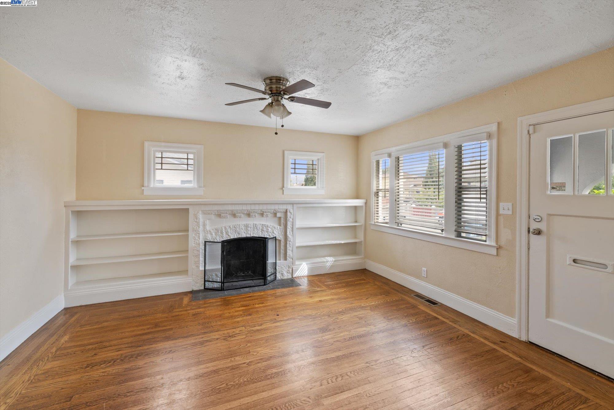 Detail Gallery Image 10 of 47 For 10109 Plymouth St, Oakland,  CA 94603 - 2 Beds | 1 Baths