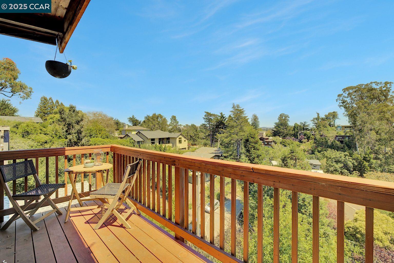 Detail Gallery Image 11 of 30 For 317 Seymour Ln, Mill Valley,  CA 94941 - 3 Beds | 2 Baths