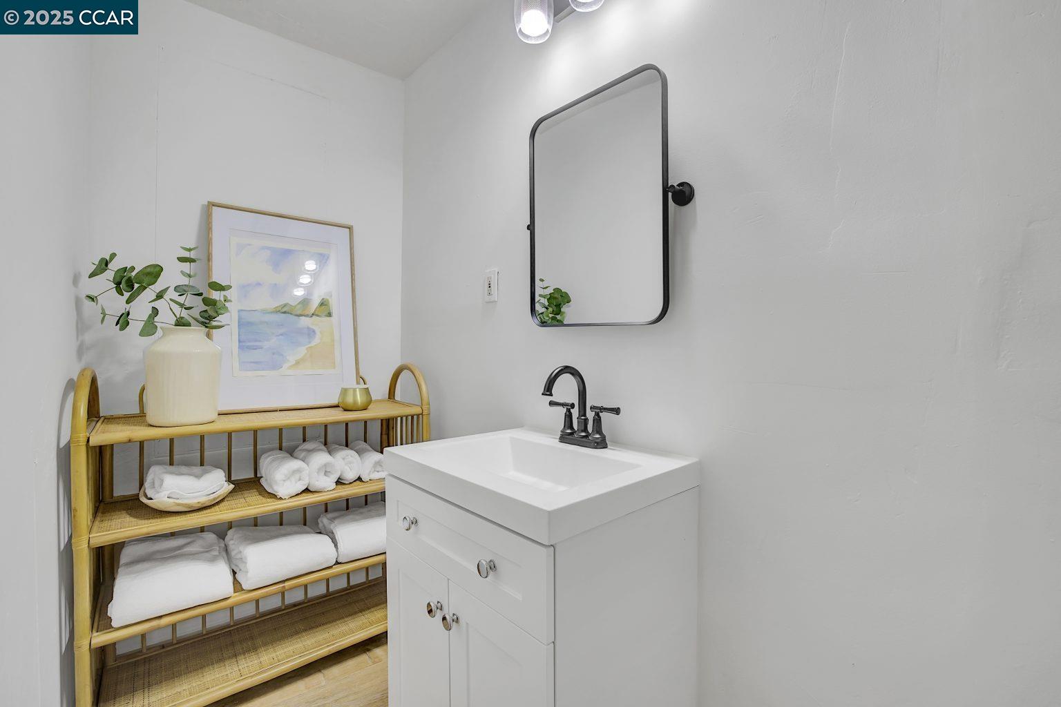 Detail Gallery Image 28 of 30 For 317 Seymour Ln, Mill Valley,  CA 94941 - 3 Beds | 2 Baths