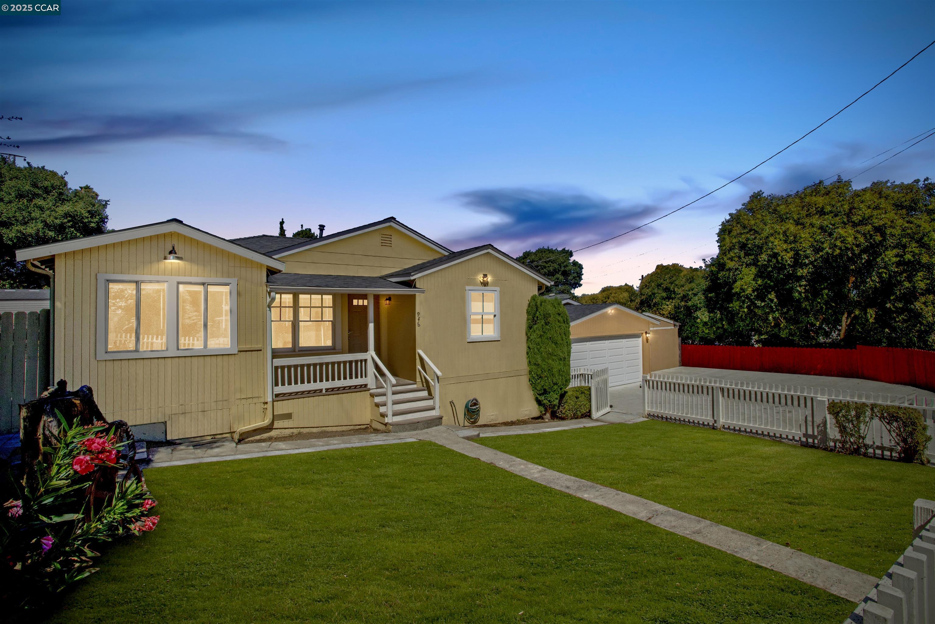 Detail Gallery Image 1 of 41 For 948 Jones Ave, Pinole,  CA 94564 - 3 Beds | 2 Baths