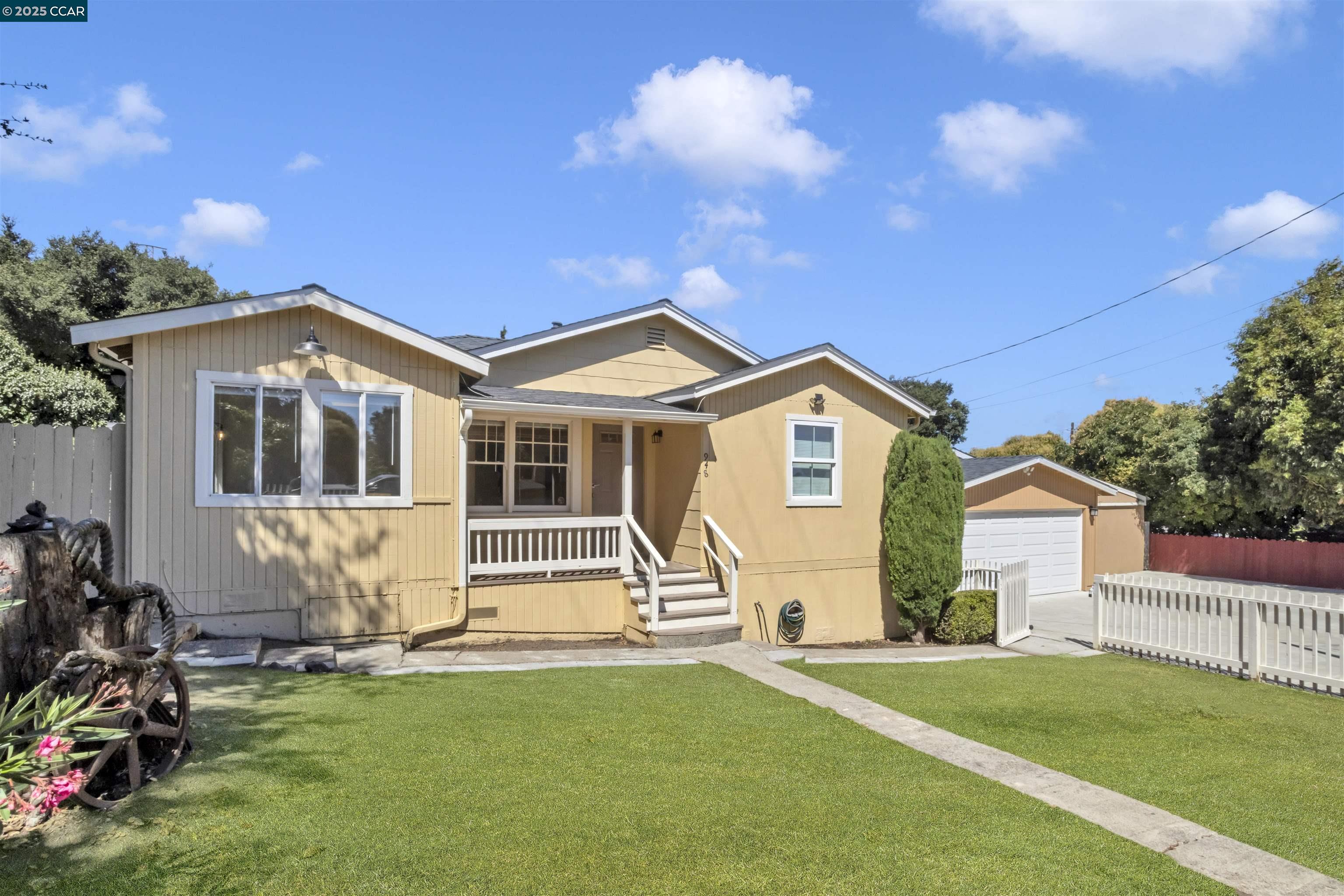 Detail Gallery Image 2 of 41 For 948 Jones Ave, Pinole,  CA 94564 - 3 Beds | 2 Baths