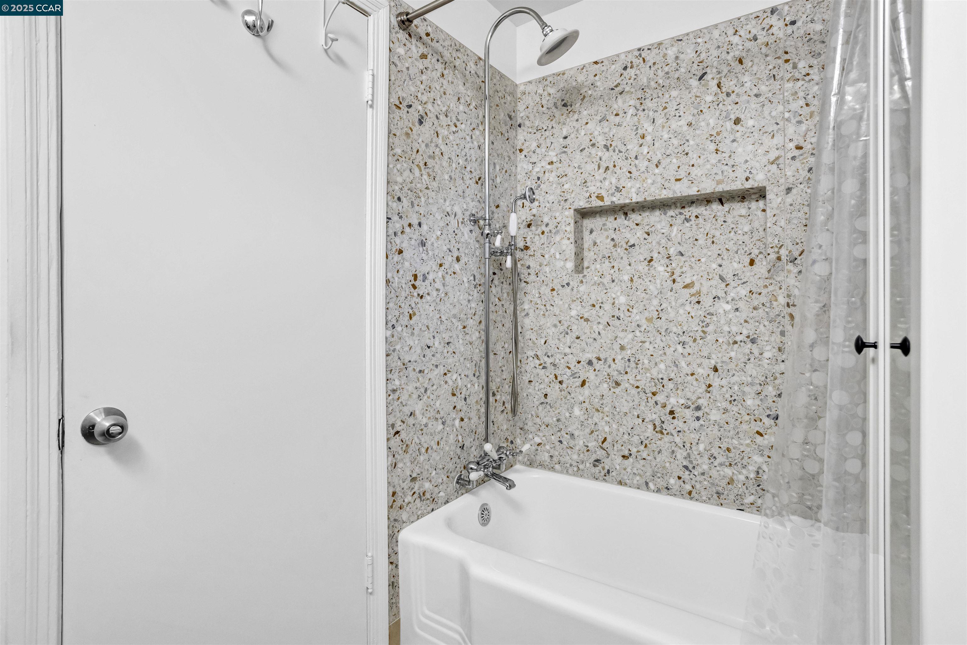 Detail Gallery Image 20 of 41 For 948 Jones Ave, Pinole,  CA 94564 - 3 Beds | 2 Baths