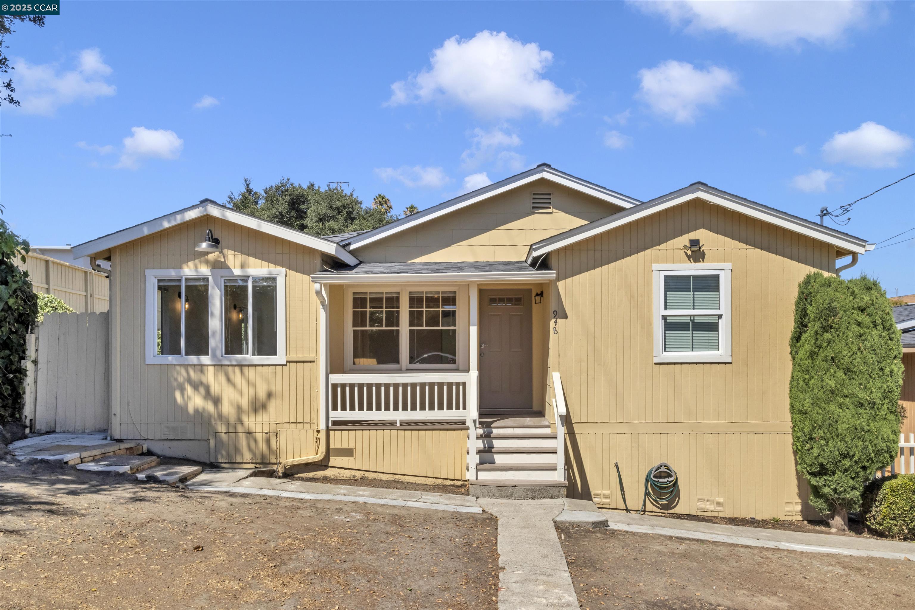 Detail Gallery Image 3 of 41 For 948 Jones Ave, Pinole,  CA 94564 - 3 Beds | 2 Baths