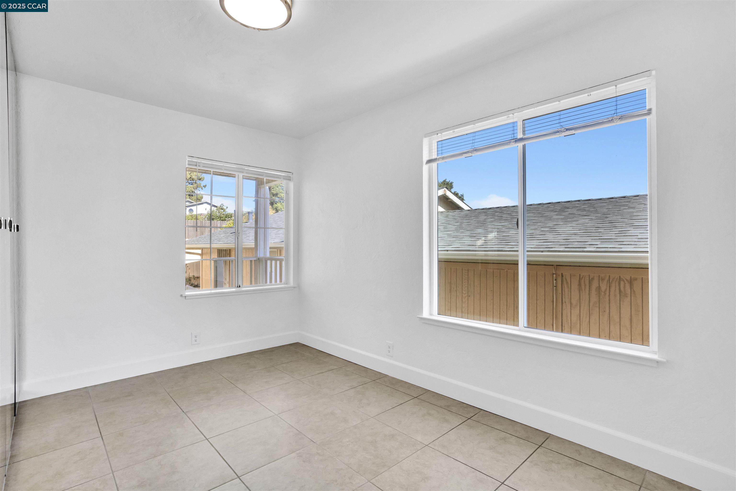 Detail Gallery Image 21 of 41 For 948 Jones Ave, Pinole,  CA 94564 - 3 Beds | 2 Baths