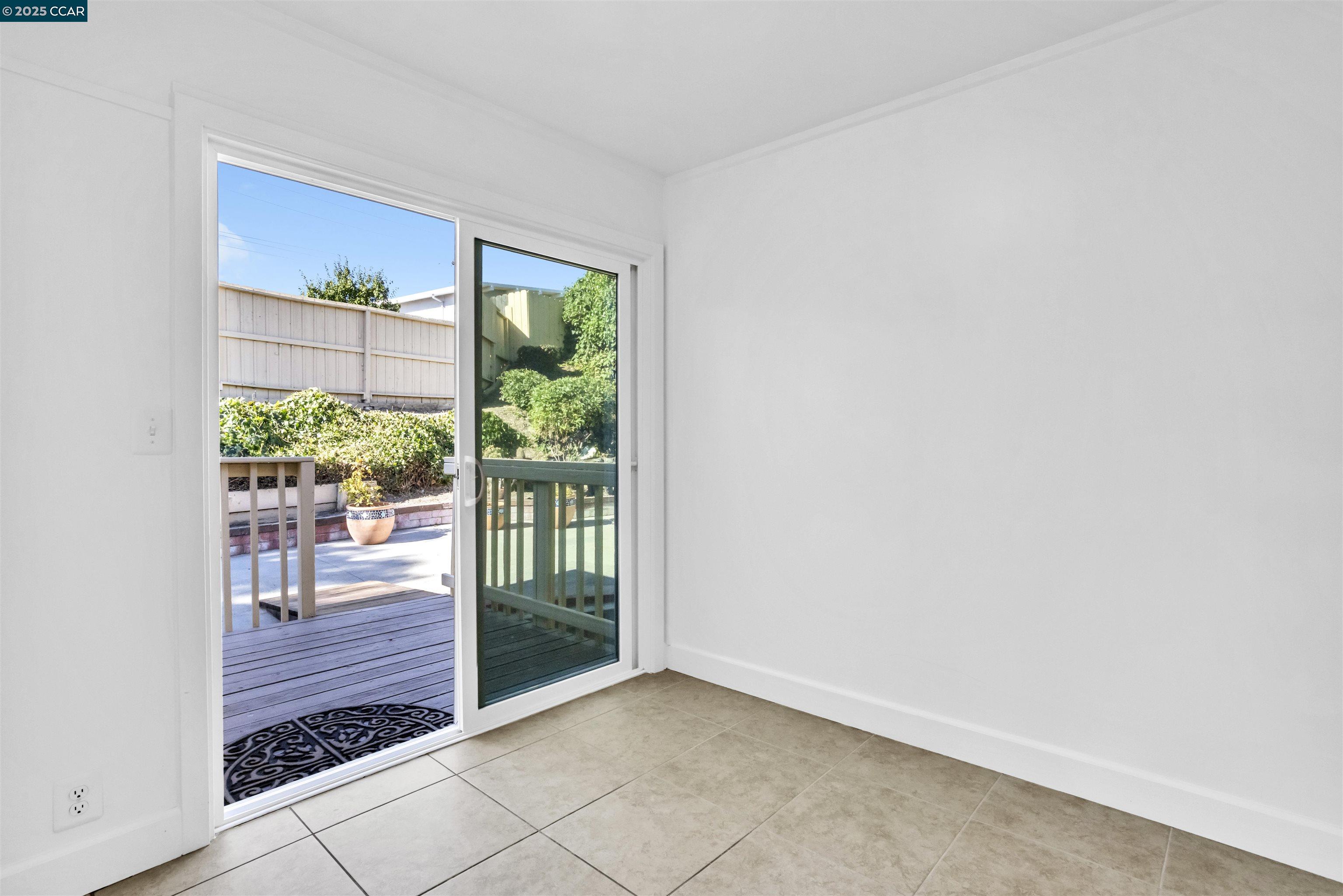 Detail Gallery Image 22 of 41 For 948 Jones Ave, Pinole,  CA 94564 - 3 Beds | 2 Baths