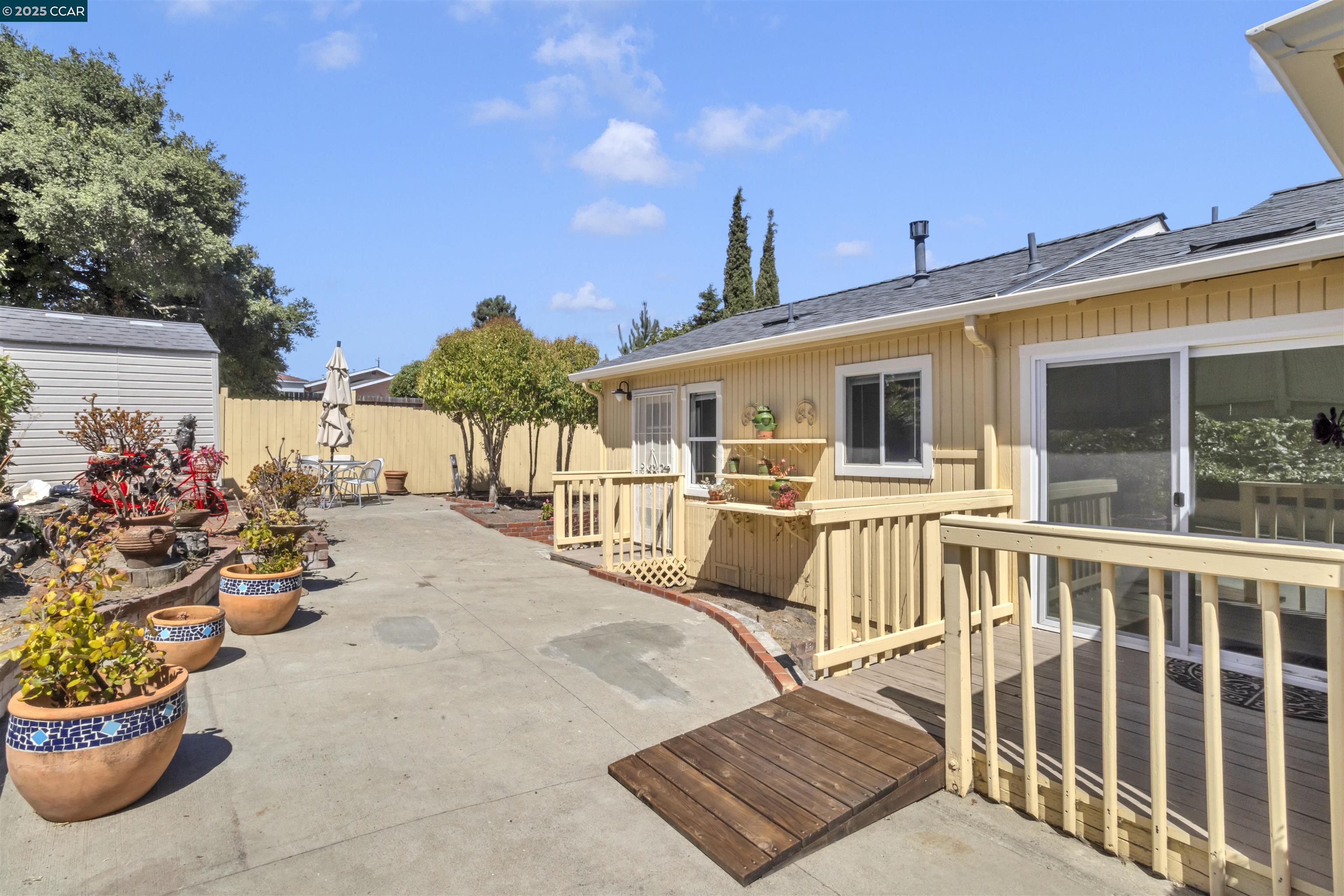 Detail Gallery Image 23 of 41 For 948 Jones Ave, Pinole,  CA 94564 - 3 Beds | 2 Baths