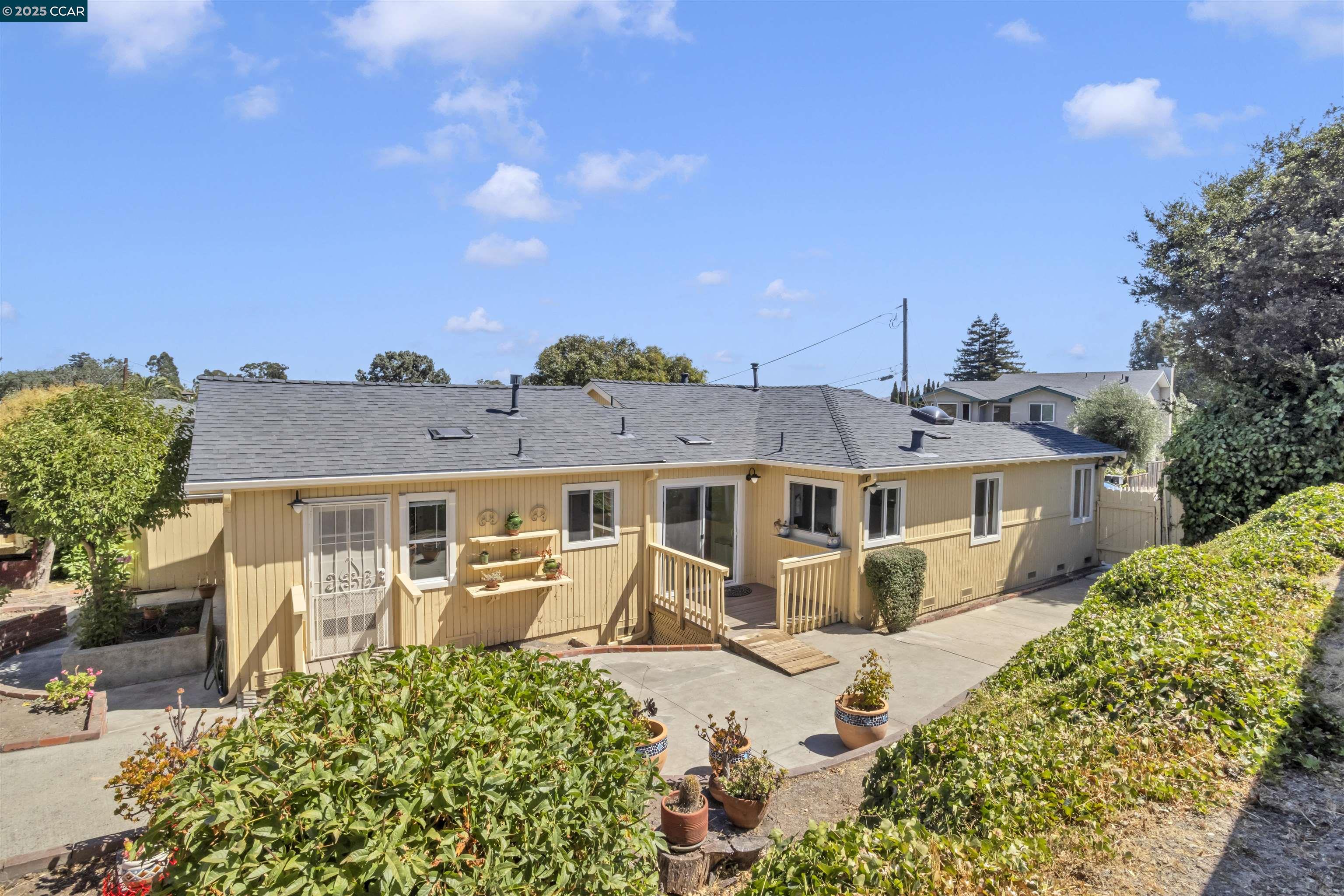 Detail Gallery Image 24 of 41 For 948 Jones Ave, Pinole,  CA 94564 - 3 Beds | 2 Baths