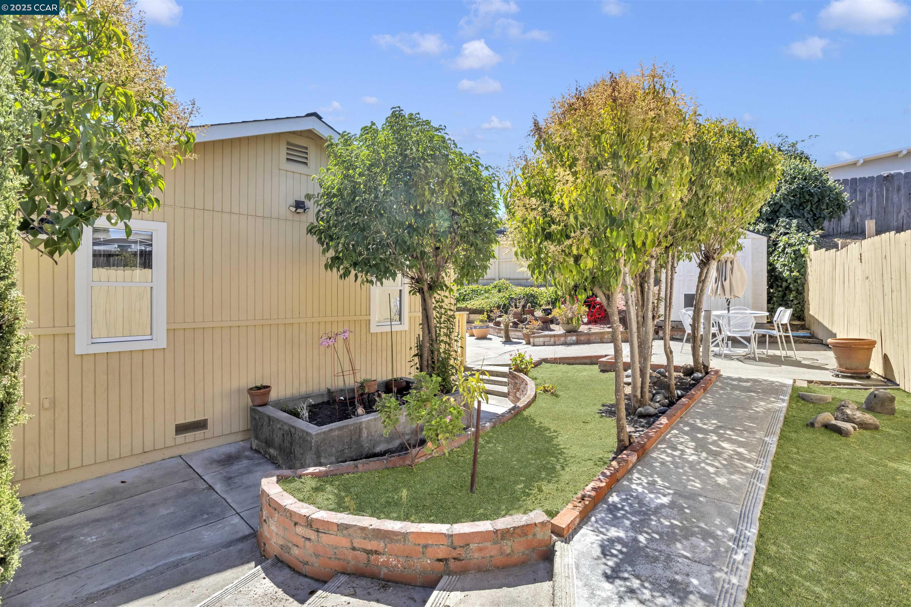 Detail Gallery Image 26 of 41 For 948 Jones Ave, Pinole,  CA 94564 - 3 Beds | 2 Baths