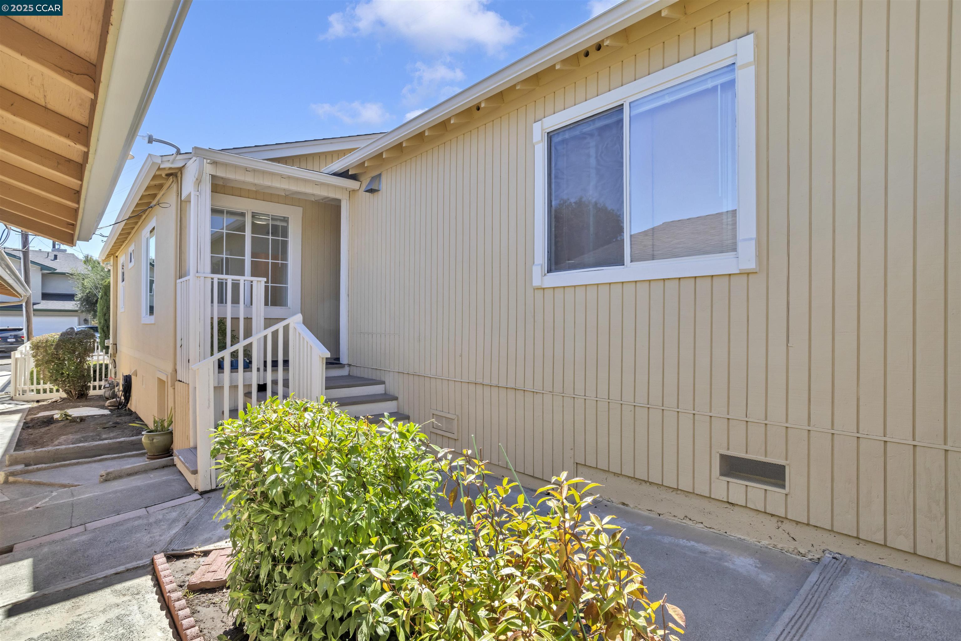 Detail Gallery Image 28 of 41 For 948 Jones Ave, Pinole,  CA 94564 - 3 Beds | 2 Baths