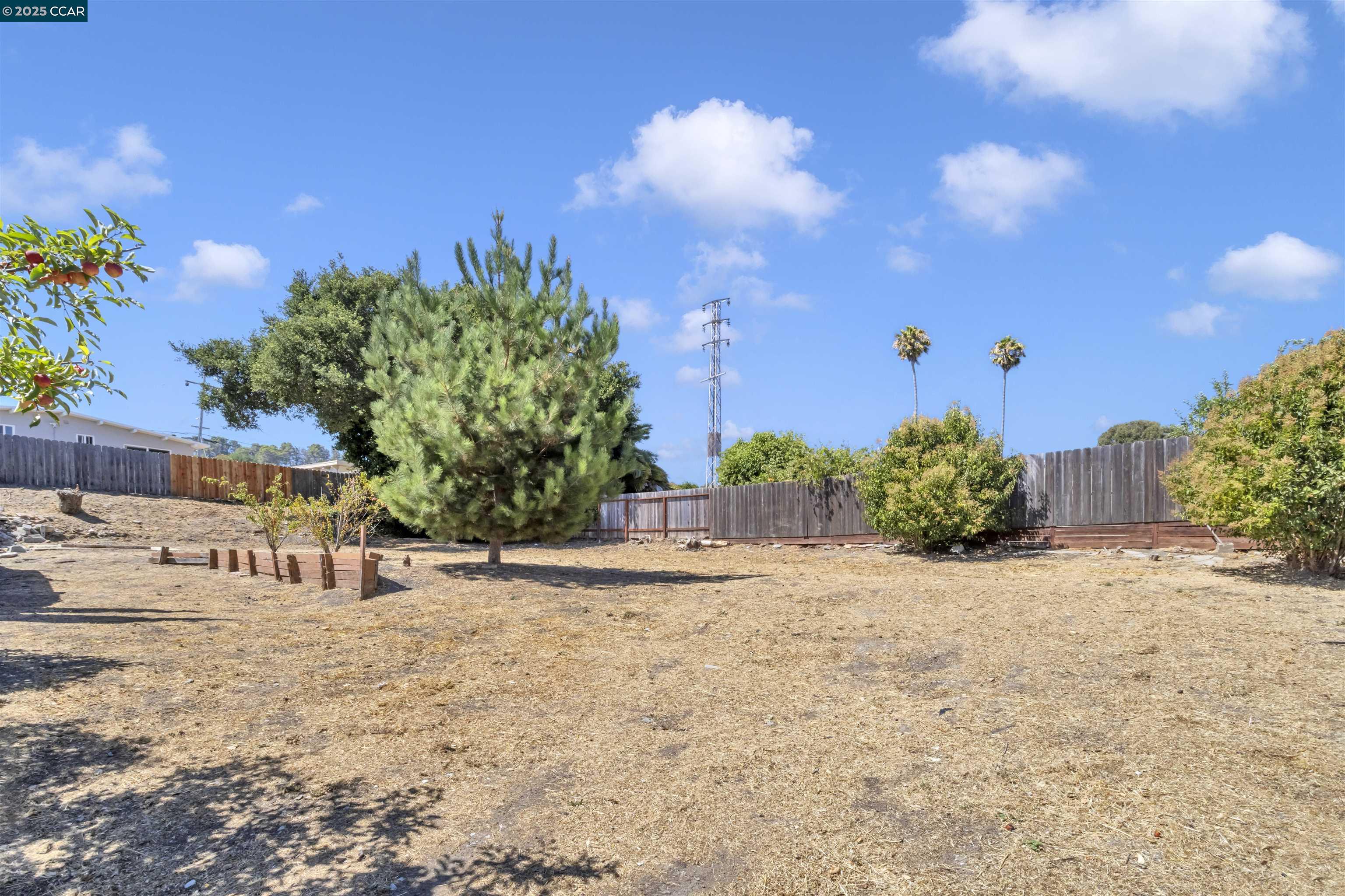 Detail Gallery Image 33 of 41 For 948 Jones Ave, Pinole,  CA 94564 - 3 Beds | 2 Baths