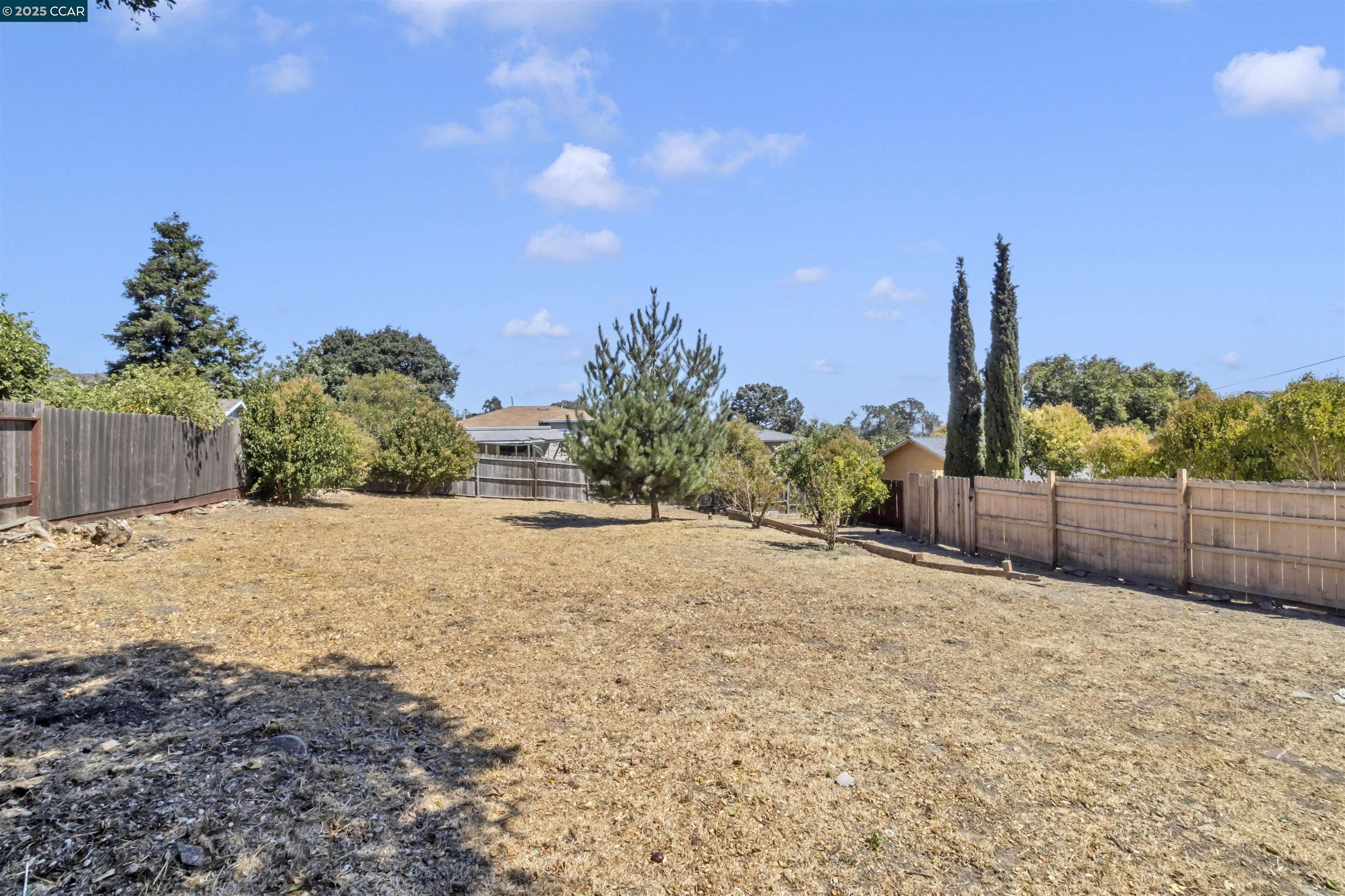 Detail Gallery Image 35 of 41 For 948 Jones Ave, Pinole,  CA 94564 - 3 Beds | 2 Baths