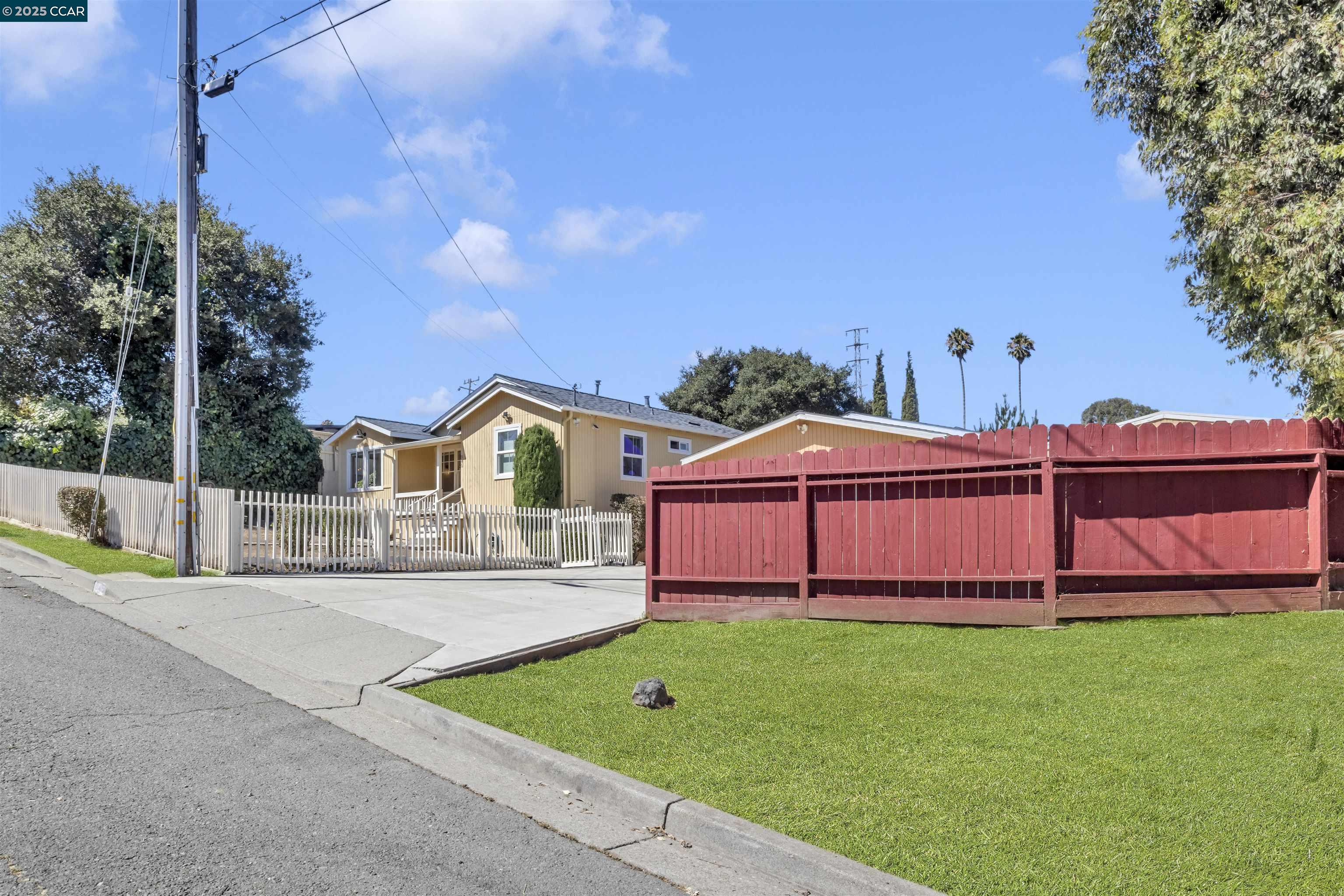 Detail Gallery Image 39 of 41 For 948 Jones Ave, Pinole,  CA 94564 - 3 Beds | 2 Baths