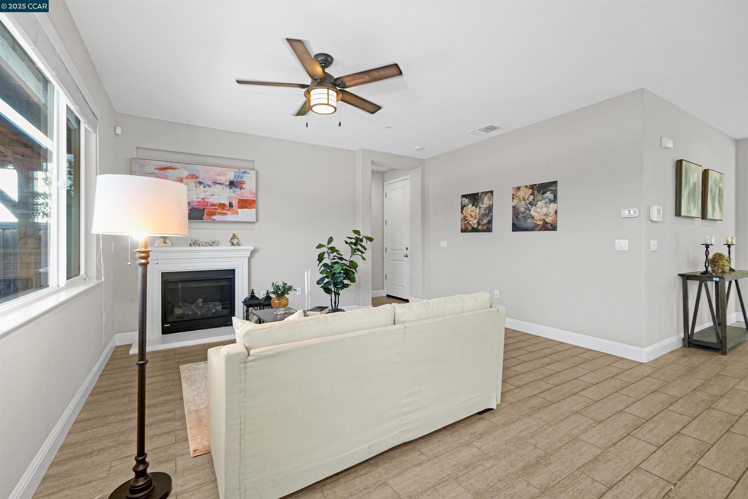Detail Gallery Image 16 of 53 For 80 Greystone Pl, Pittsburg,  CA 94565 - 4 Beds | 2/1 Baths