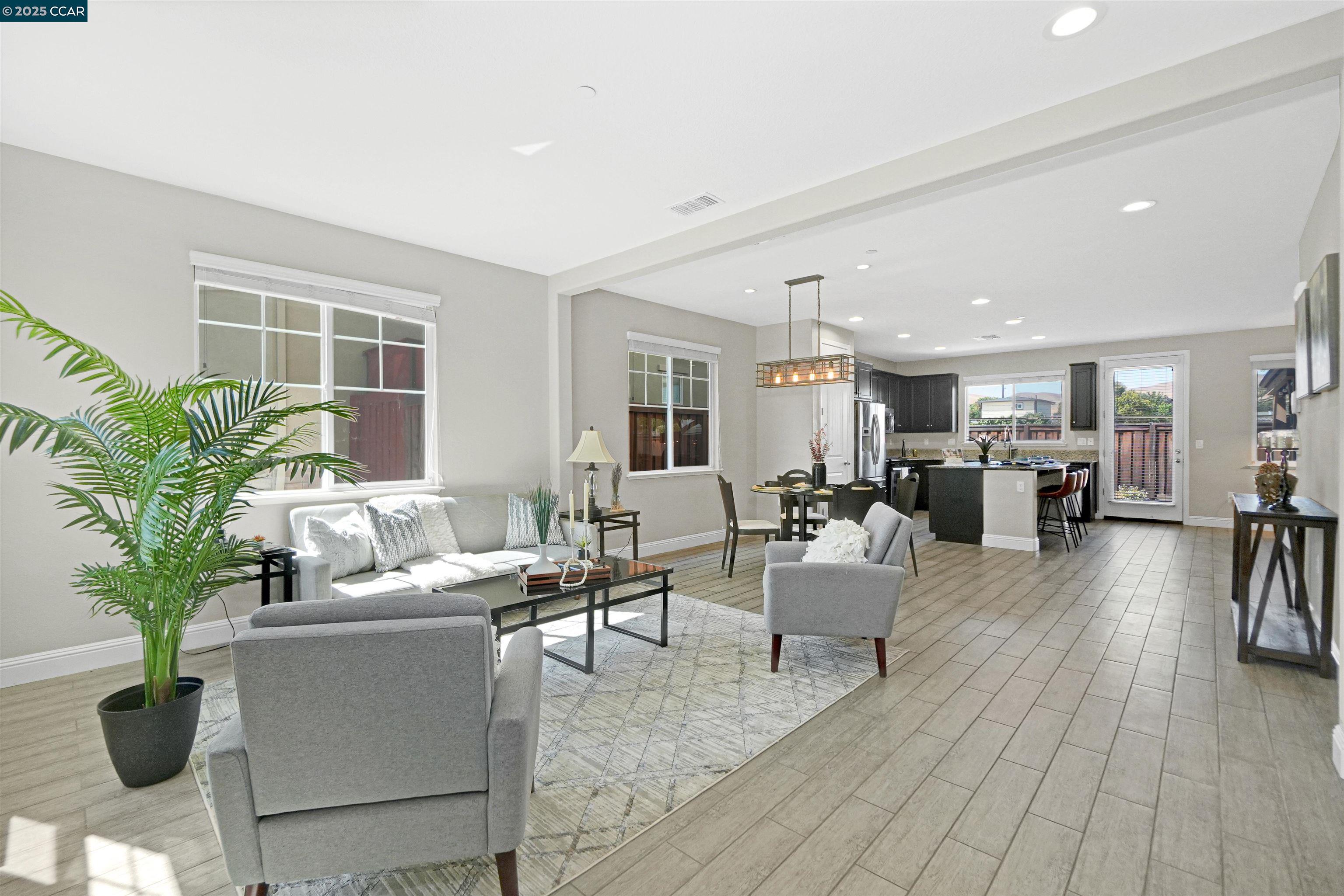 Detail Gallery Image 5 of 53 For 80 Greystone Pl, Pittsburg,  CA 94565 - 4 Beds | 2/1 Baths