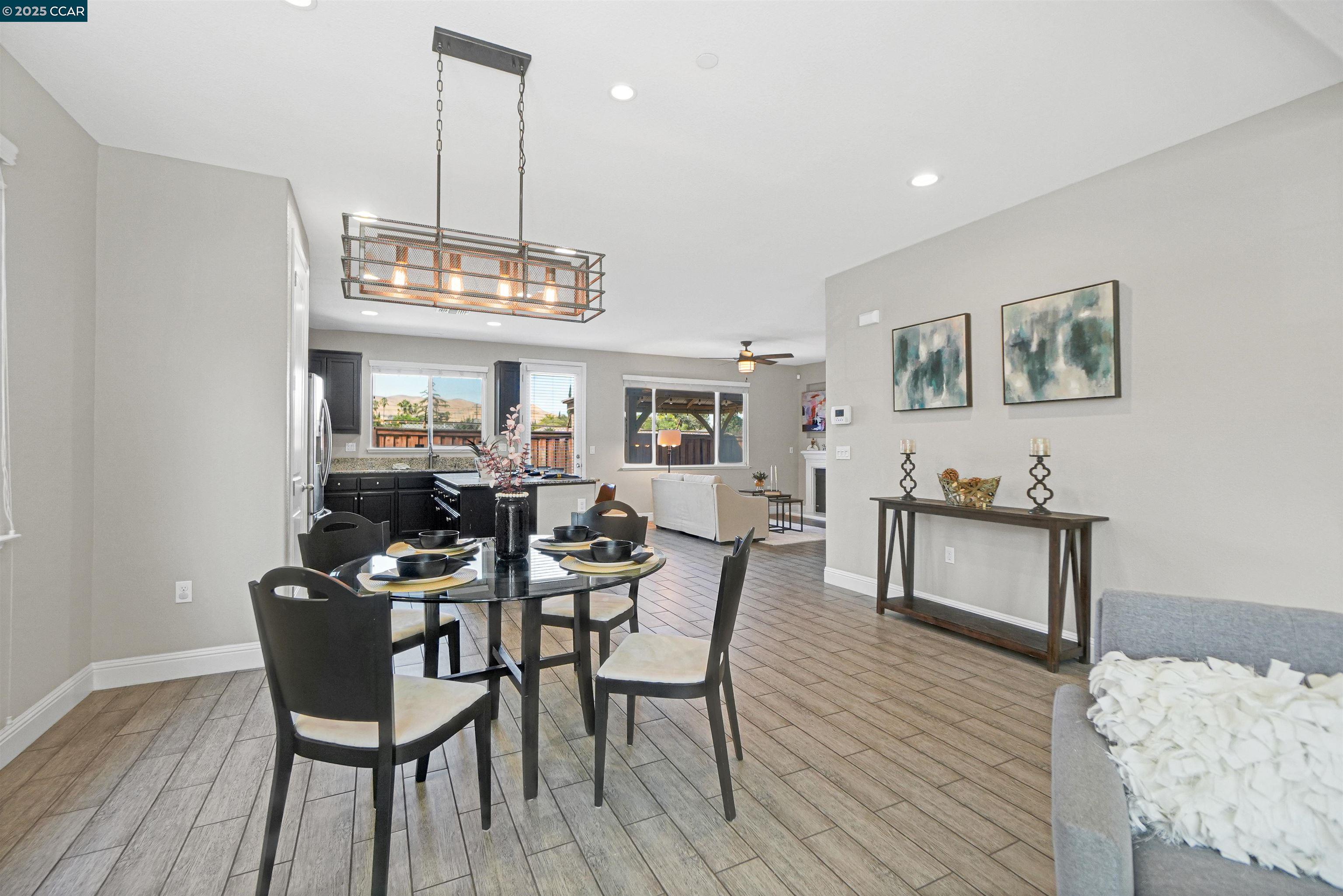 Detail Gallery Image 8 of 53 For 80 Greystone Pl, Pittsburg,  CA 94565 - 4 Beds | 2/1 Baths