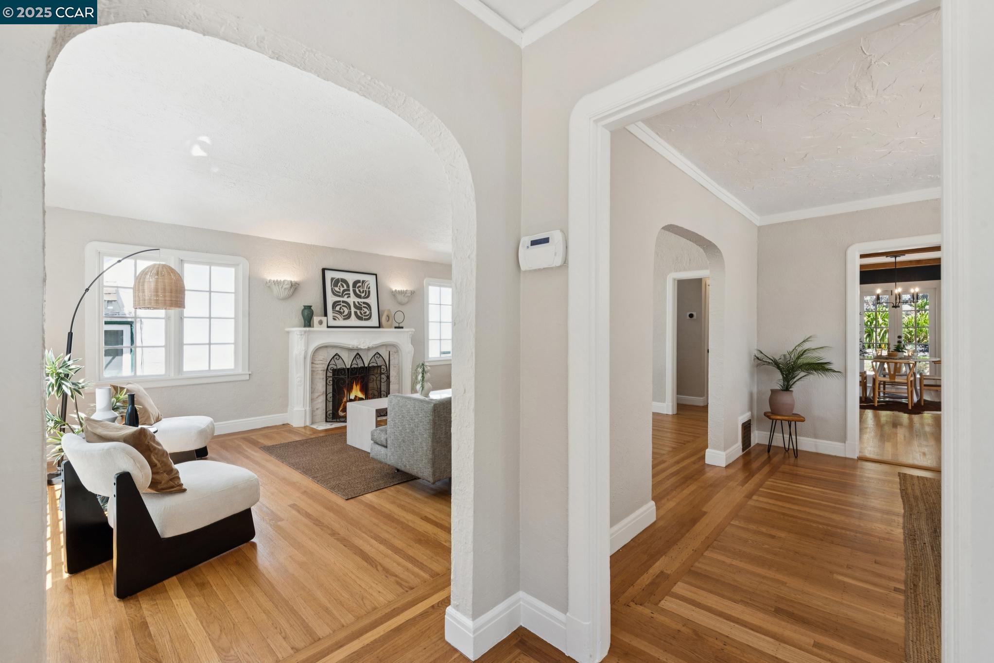 Detail Gallery Image 12 of 60 For 545 Colusa Ave, Berkeley,  CA 94707 - 3 Beds | 1/1 Baths