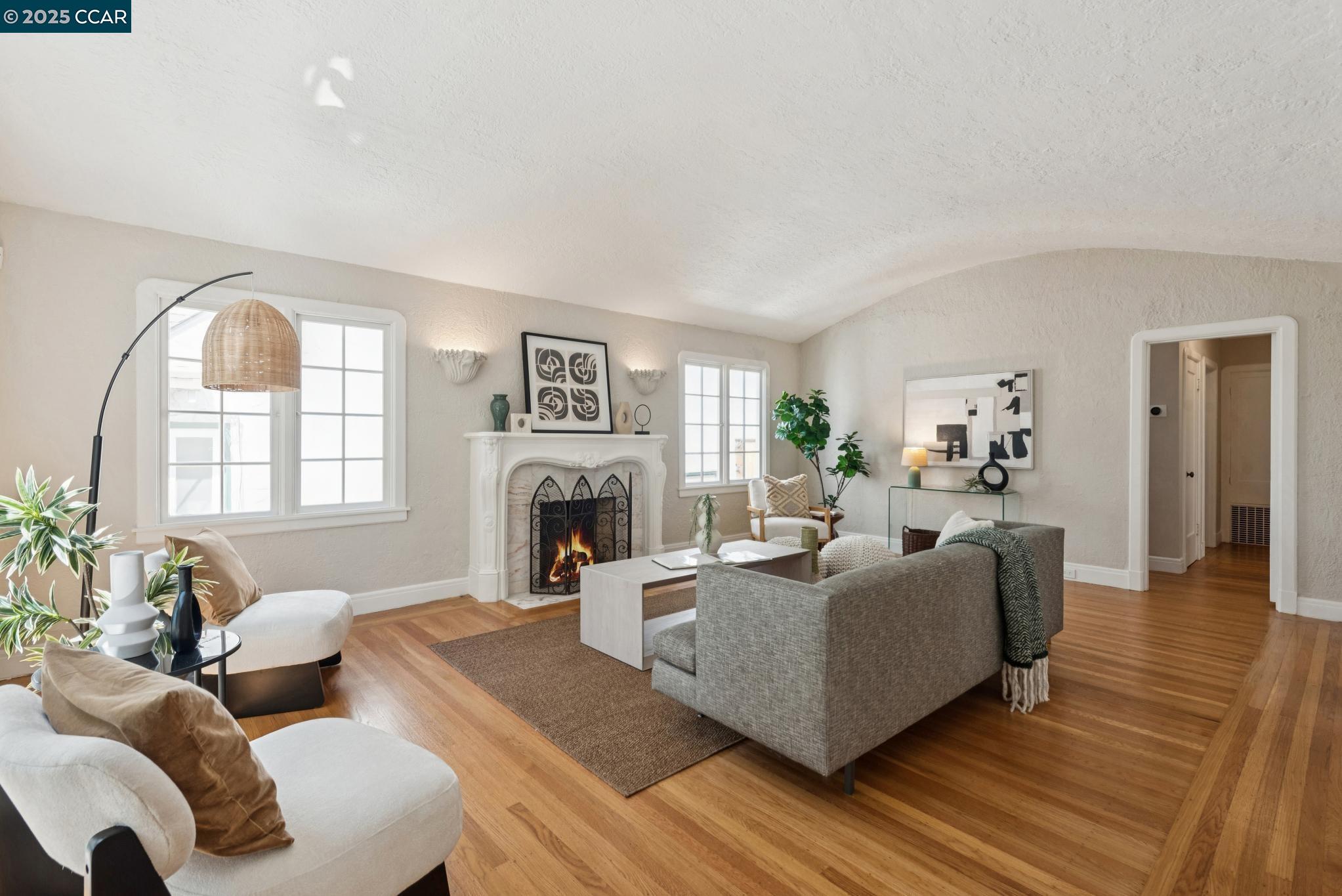 Detail Gallery Image 13 of 60 For 545 Colusa Ave, Berkeley,  CA 94707 - 3 Beds | 1/1 Baths