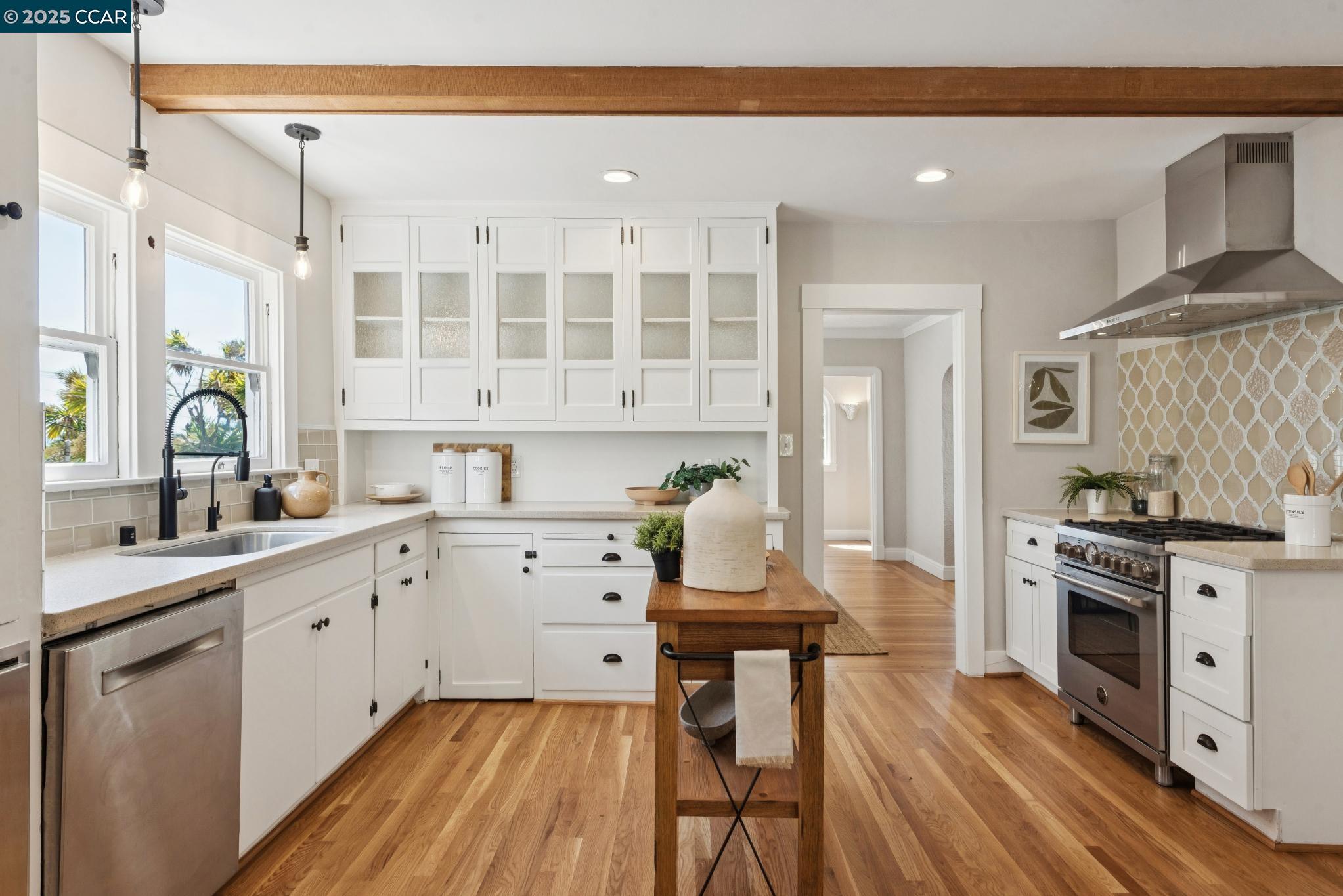 Detail Gallery Image 29 of 60 For 545 Colusa Ave, Berkeley,  CA 94707 - 3 Beds | 1/1 Baths