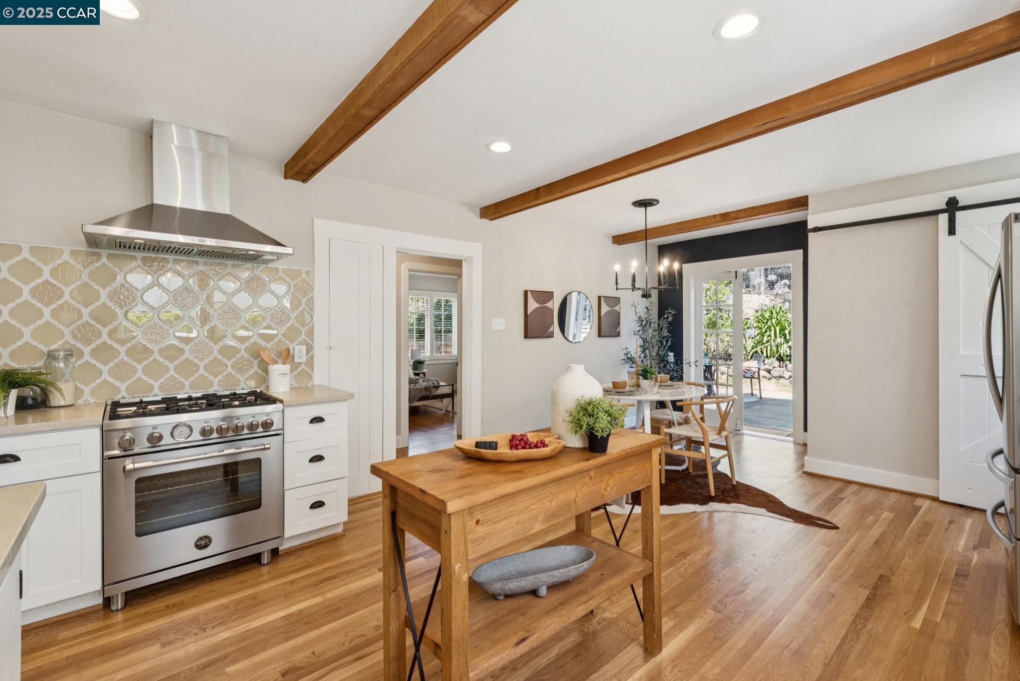 Detail Gallery Image 30 of 60 For 545 Colusa Ave, Berkeley,  CA 94707 - 3 Beds | 1/1 Baths