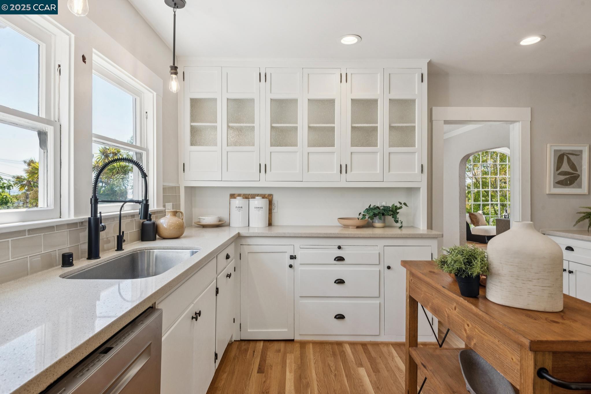 Detail Gallery Image 31 of 60 For 545 Colusa Ave, Berkeley,  CA 94707 - 3 Beds | 1/1 Baths