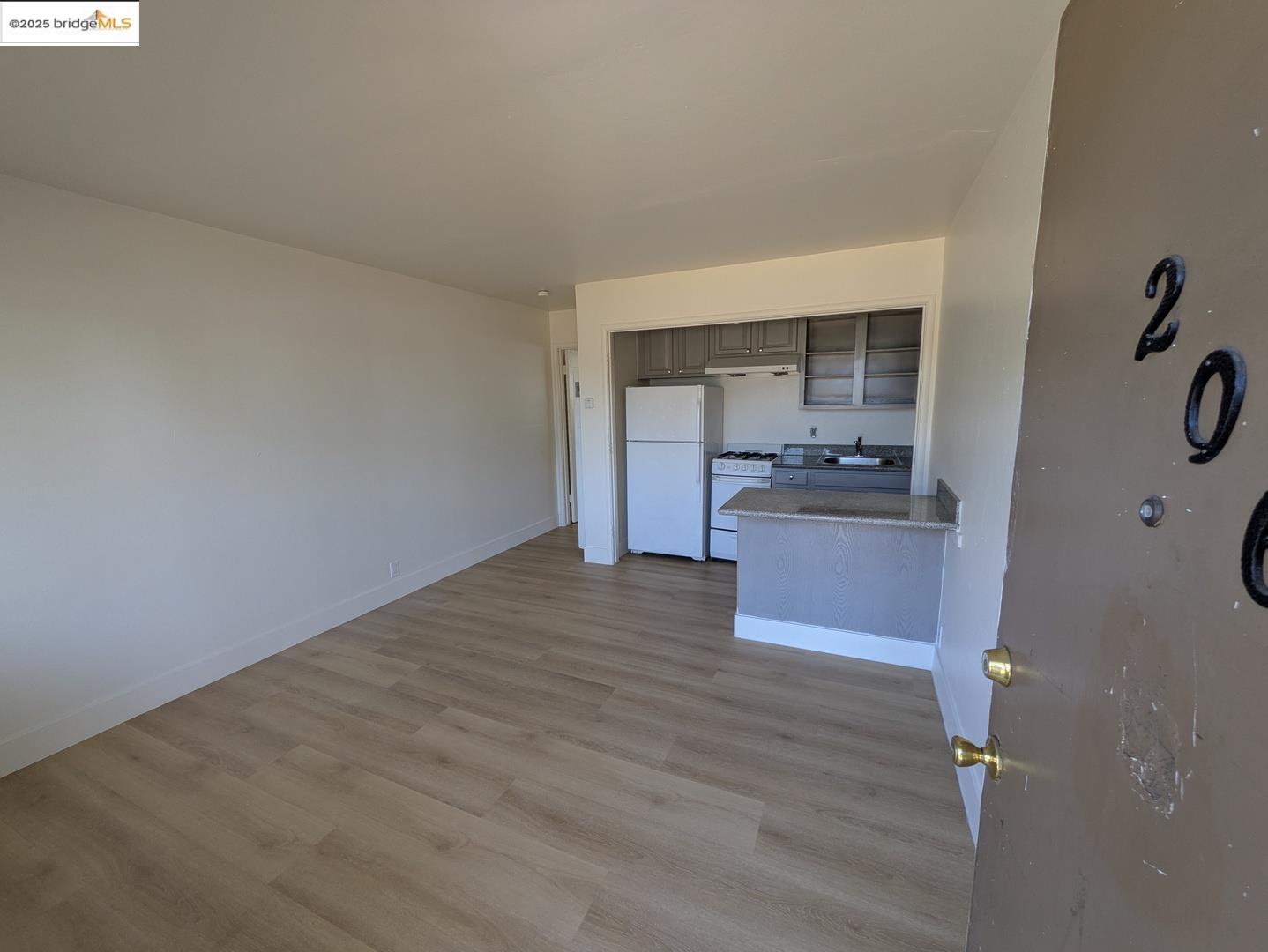 Detail Gallery Image 4 of 13 For 1213 San Pablo Ave, Berkeley,  CA 94706 - – Beds | – Baths