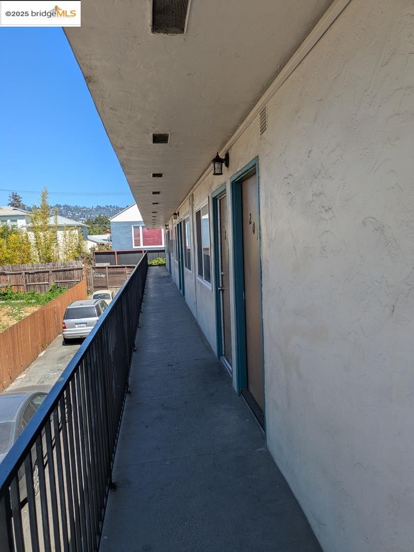 Detail Gallery Image 10 of 13 For 1213 San Pablo Ave, Berkeley,  CA 94706 - – Beds | – Baths