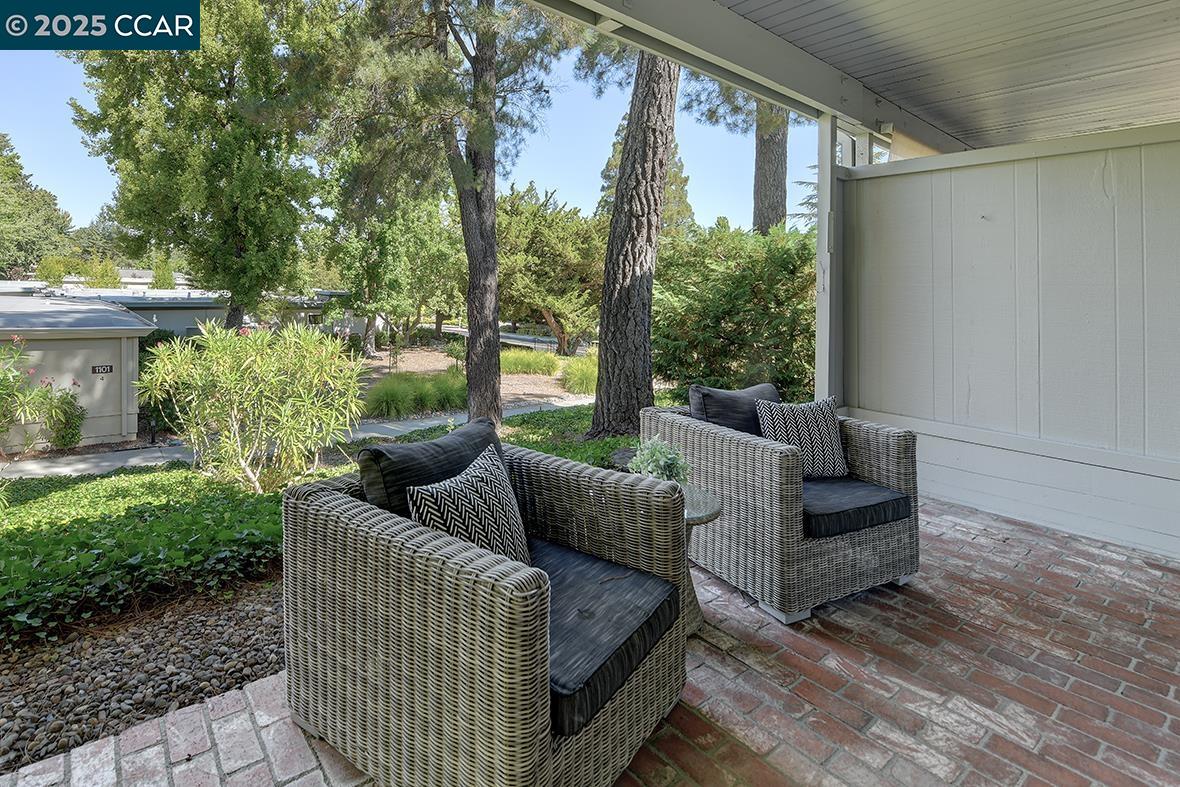 Detail Gallery Image 14 of 51 For 2321 Tice Creek Dr #2,  Walnut Creek,  CA 94595 - 2 Beds | 2 Baths