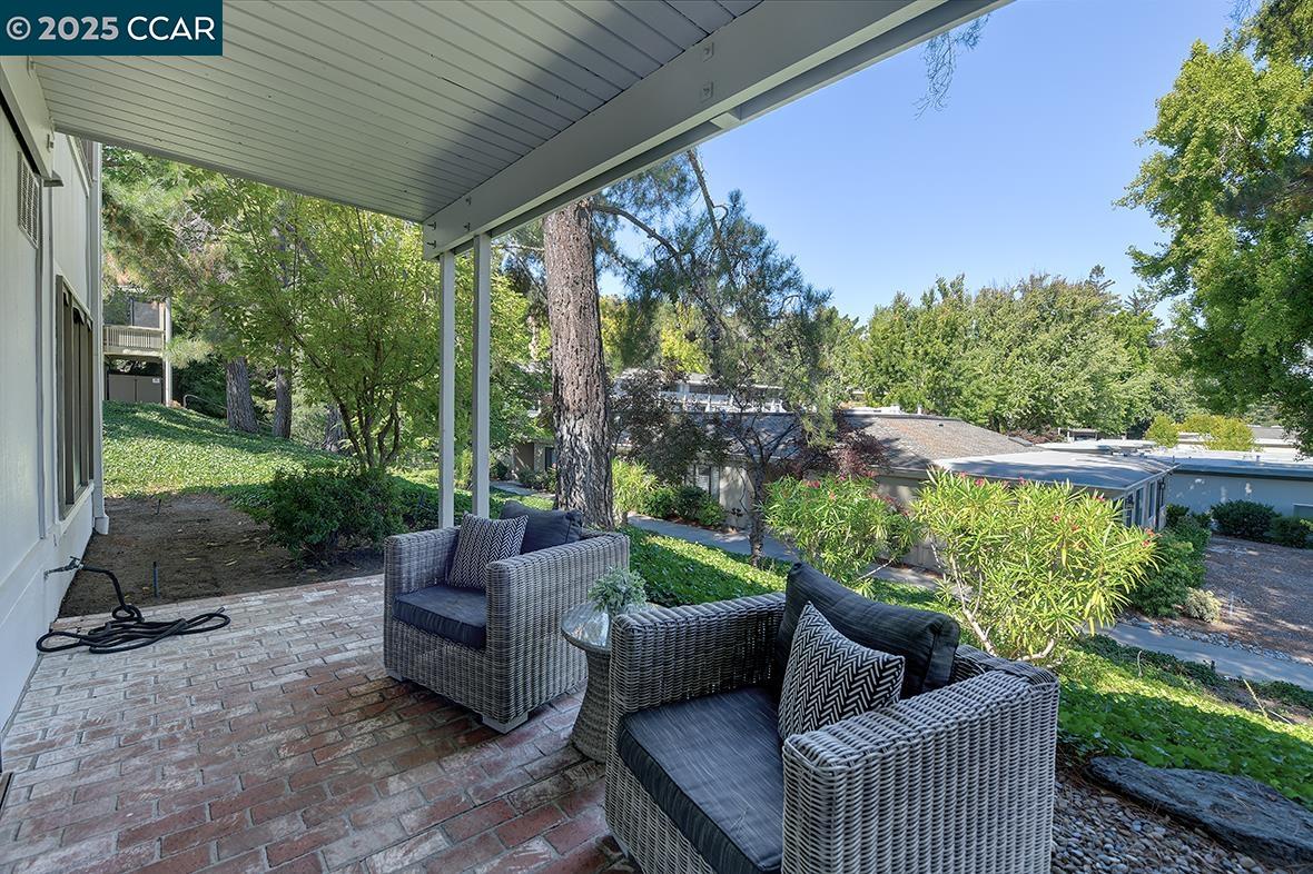 Detail Gallery Image 15 of 51 For 2321 Tice Creek Dr #2,  Walnut Creek,  CA 94595 - 2 Beds | 2 Baths