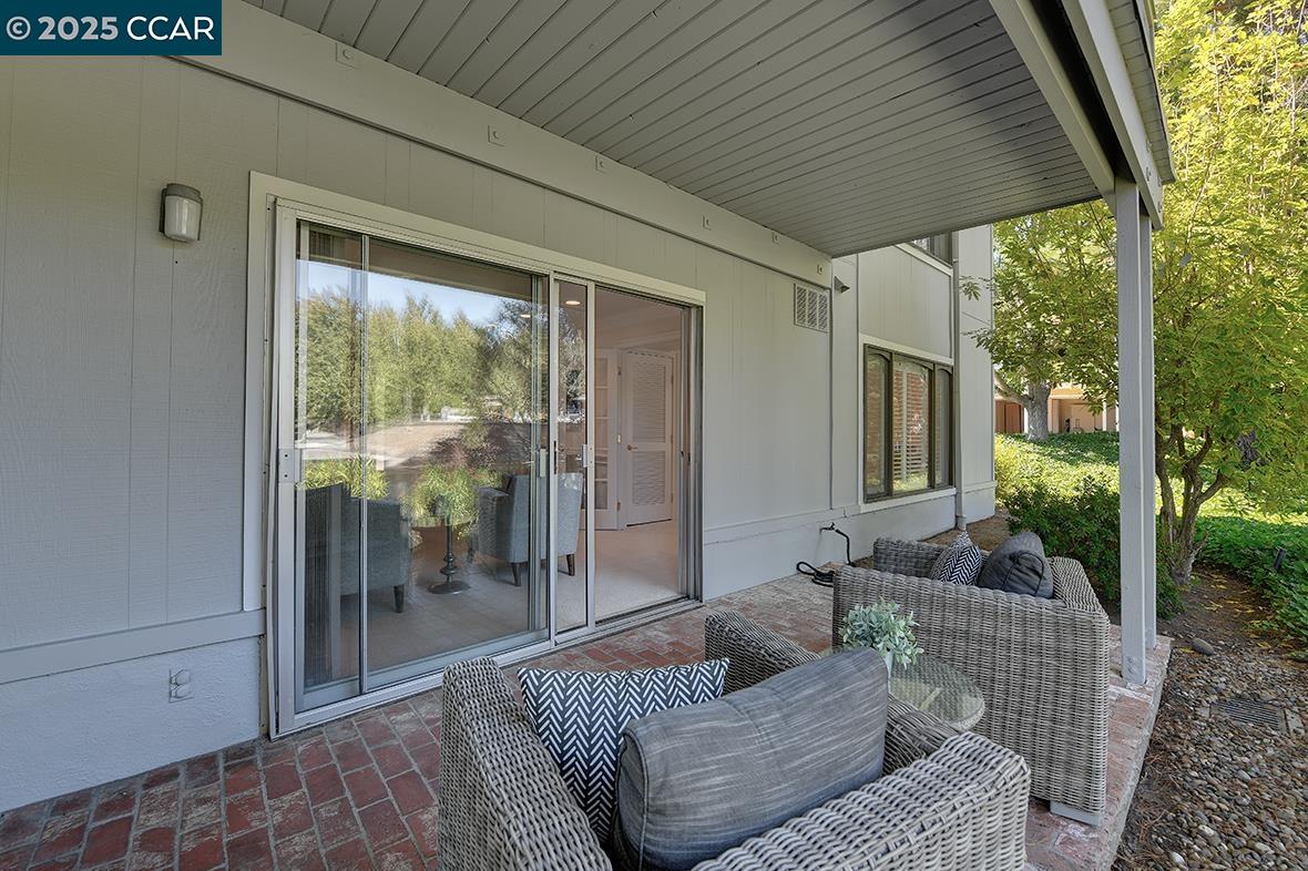 Detail Gallery Image 16 of 51 For 2321 Tice Creek Dr #2,  Walnut Creek,  CA 94595 - 2 Beds | 2 Baths