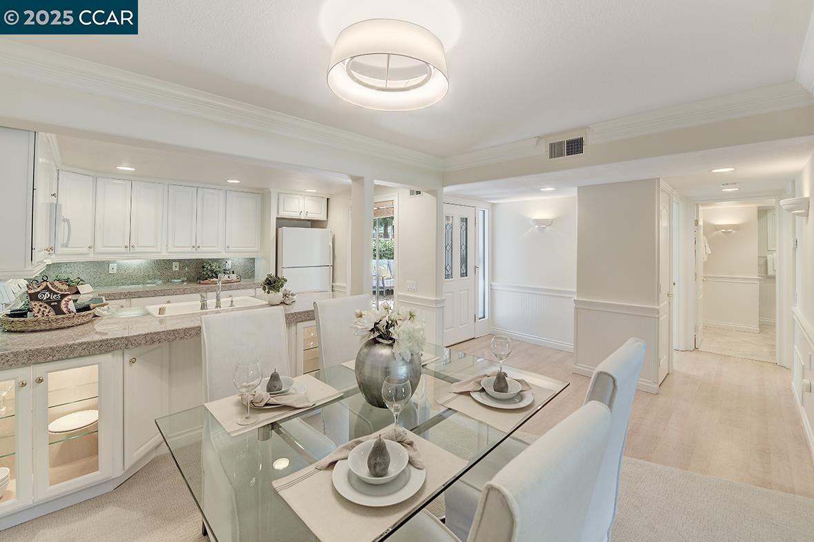 Detail Gallery Image 27 of 51 For 2321 Tice Creek Dr #2,  Walnut Creek,  CA 94595 - 2 Beds | 2 Baths