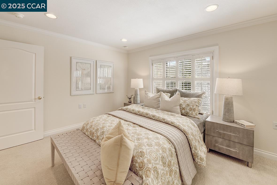 Detail Gallery Image 30 of 51 For 2321 Tice Creek Dr #2,  Walnut Creek,  CA 94595 - 2 Beds | 2 Baths