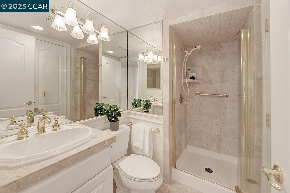 Detail Gallery Image 33 of 51 For 2321 Tice Creek Dr #2,  Walnut Creek,  CA 94595 - 2 Beds | 2 Baths