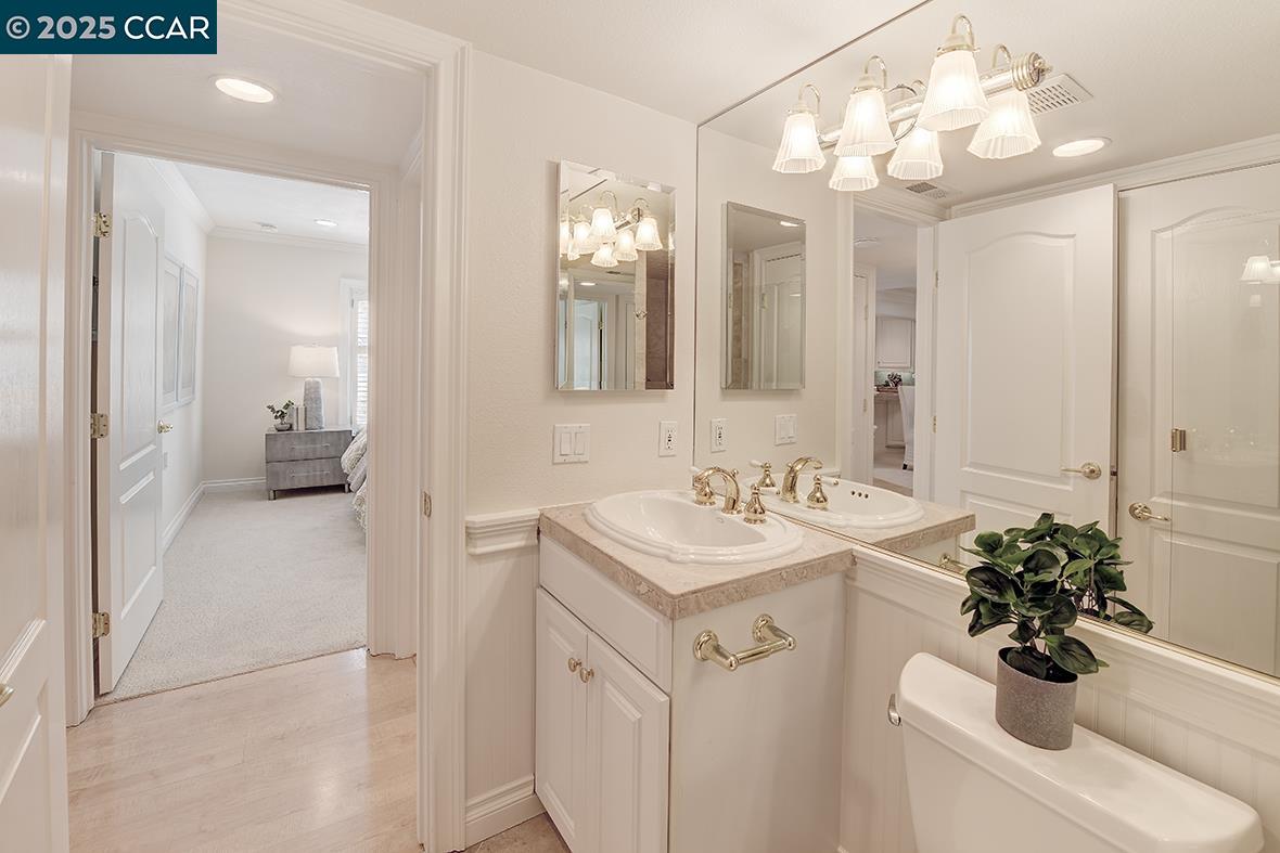 Detail Gallery Image 34 of 51 For 2321 Tice Creek Dr #2,  Walnut Creek,  CA 94595 - 2 Beds | 2 Baths