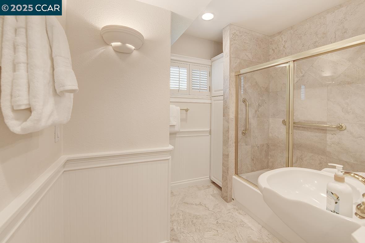 Detail Gallery Image 35 of 51 For 2321 Tice Creek Dr #2,  Walnut Creek,  CA 94595 - 2 Beds | 2 Baths