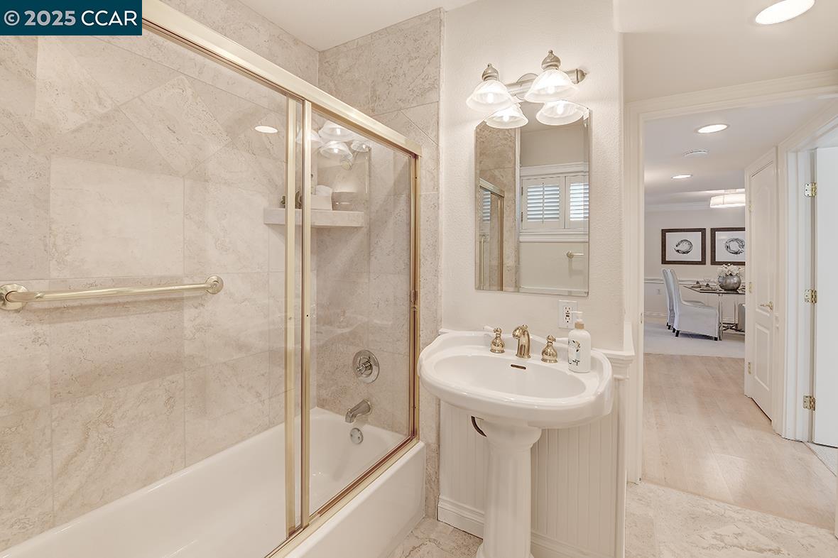 Detail Gallery Image 37 of 51 For 2321 Tice Creek Dr #2,  Walnut Creek,  CA 94595 - 2 Beds | 2 Baths