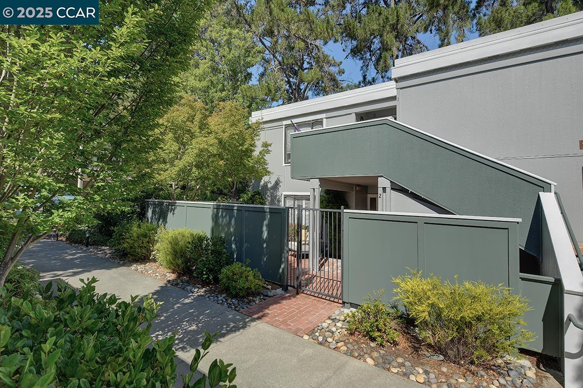 Detail Gallery Image 38 of 51 For 2321 Tice Creek Dr #2,  Walnut Creek,  CA 94595 - 2 Beds | 2 Baths