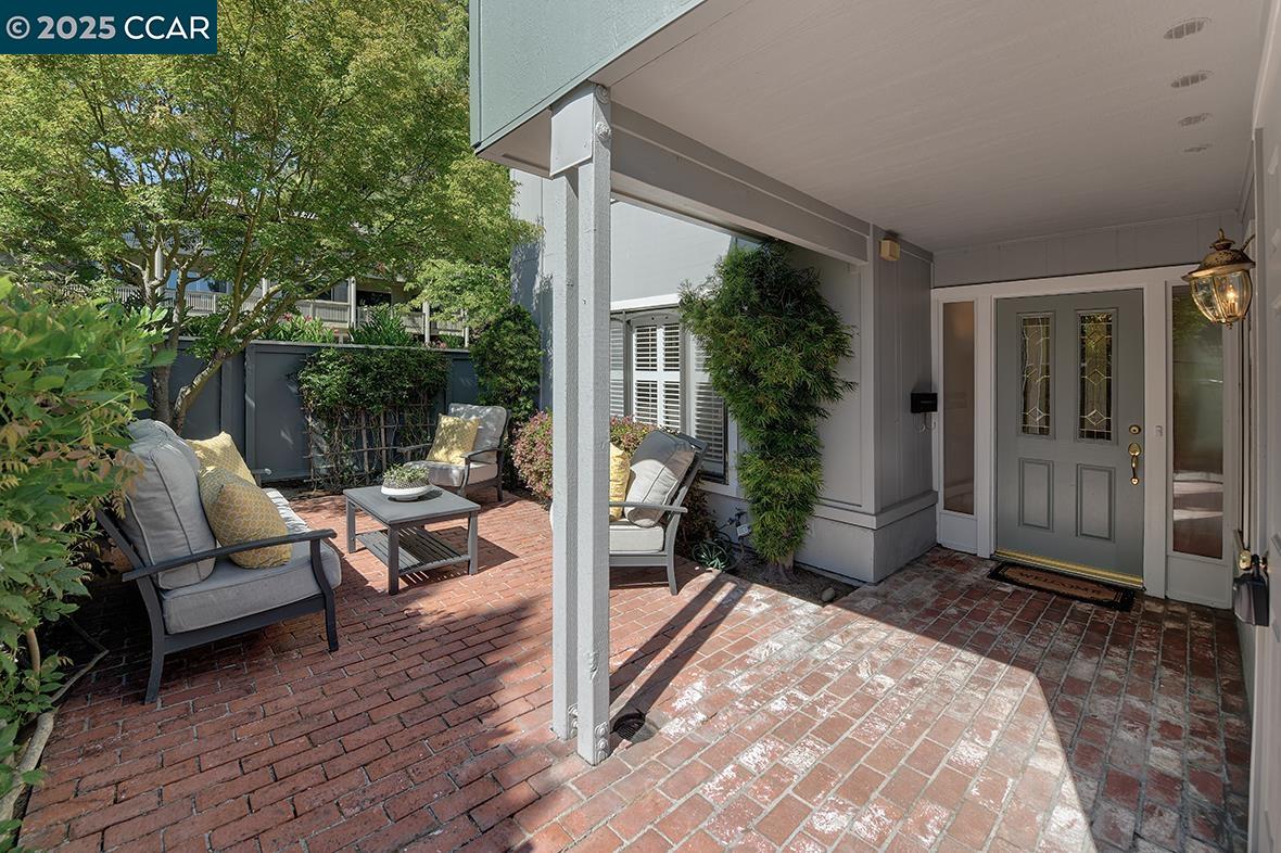 Detail Gallery Image 5 of 51 For 2321 Tice Creek Dr #2,  Walnut Creek,  CA 94595 - 2 Beds | 2 Baths
