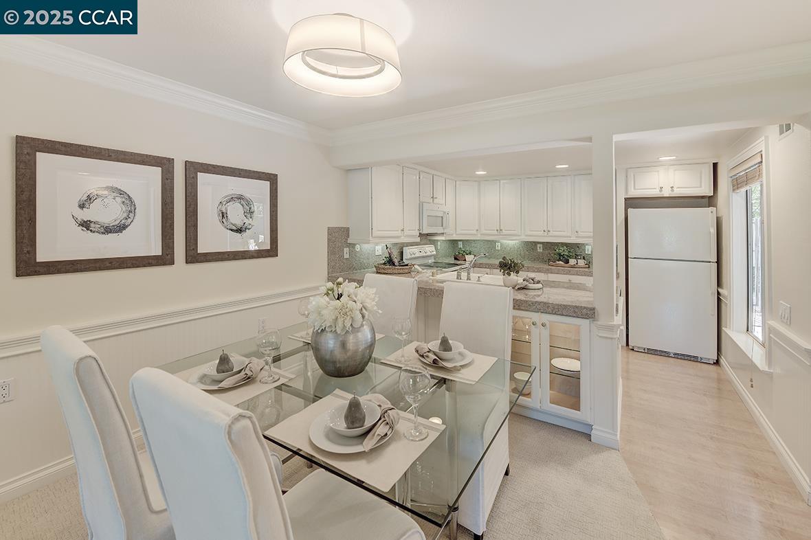Detail Gallery Image 6 of 51 For 2321 Tice Creek Dr #2,  Walnut Creek,  CA 94595 - 2 Beds | 2 Baths